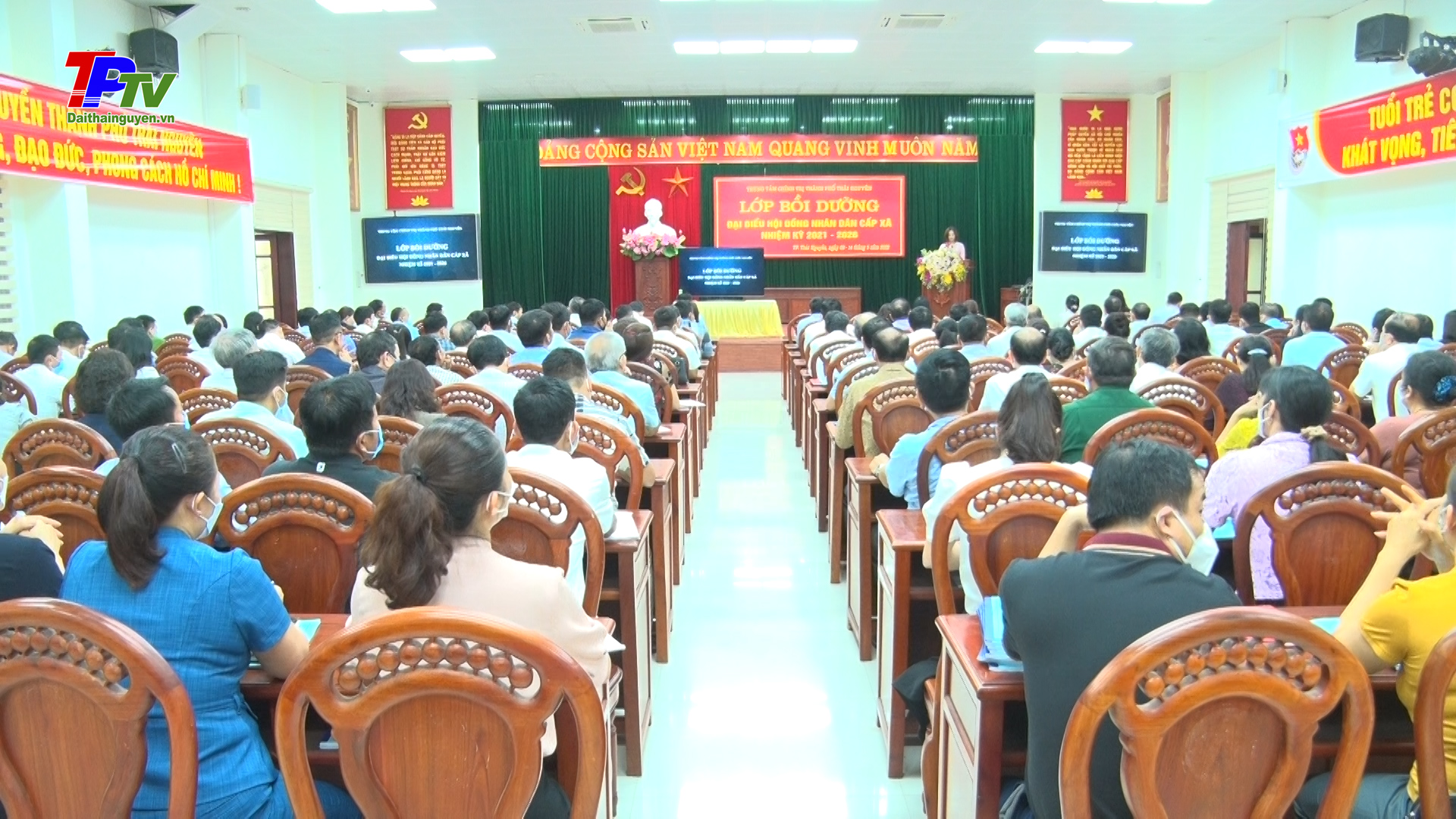 Bồi dưỡng kiến thức, kỹ năng hoạt động cho gần 700 đại biểu HĐND cấp xã.