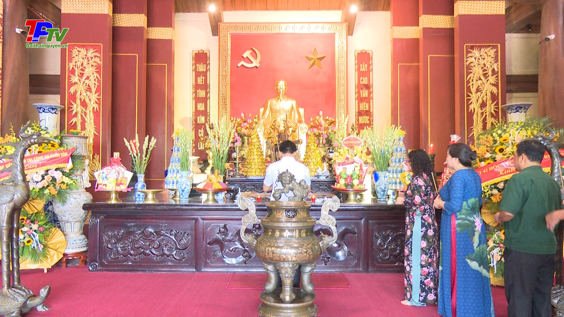 Công ty CP Gang Thép Thái Nguyên: Dâng hương tưởng nhớ Chủ tịch Hồ Chí Minh tại ATK Định Hóa.