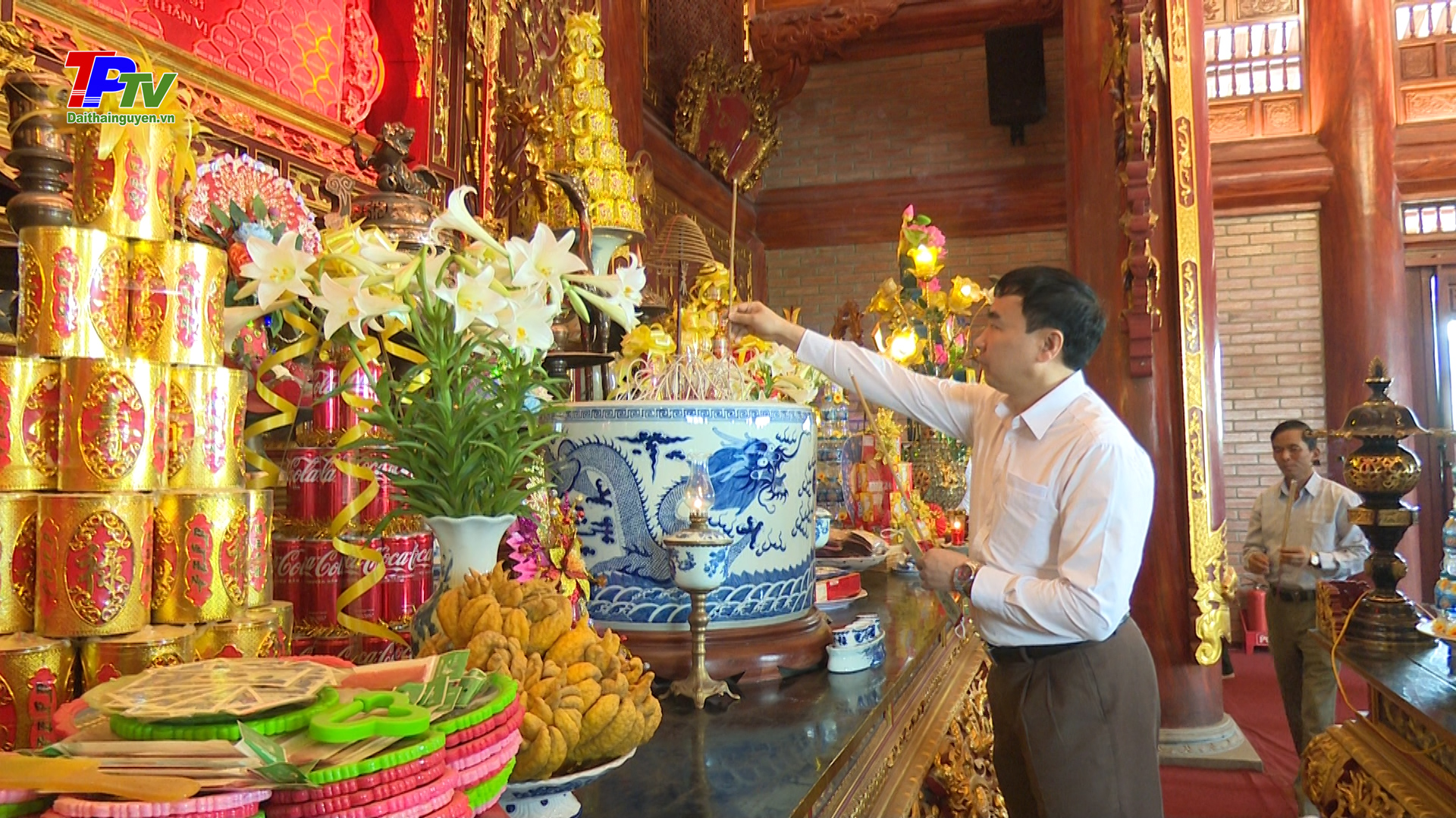 Đảng ủy Trường Đại học Nông Lâm Thái Nguyên dâng hương tưởng nhớ các thanh niên xung phong Đại đội 915.