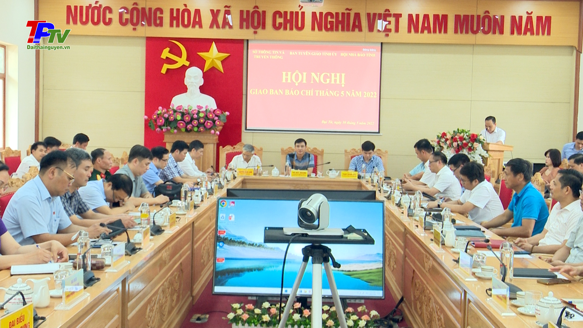 Giao ban công tác báo chí tháng 5