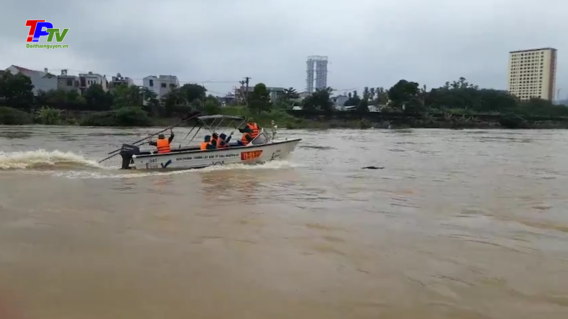 Thành phố Thái Nguyên: Tập huấn lái xuồng và tìm kiếm cứu nạn năm 2022