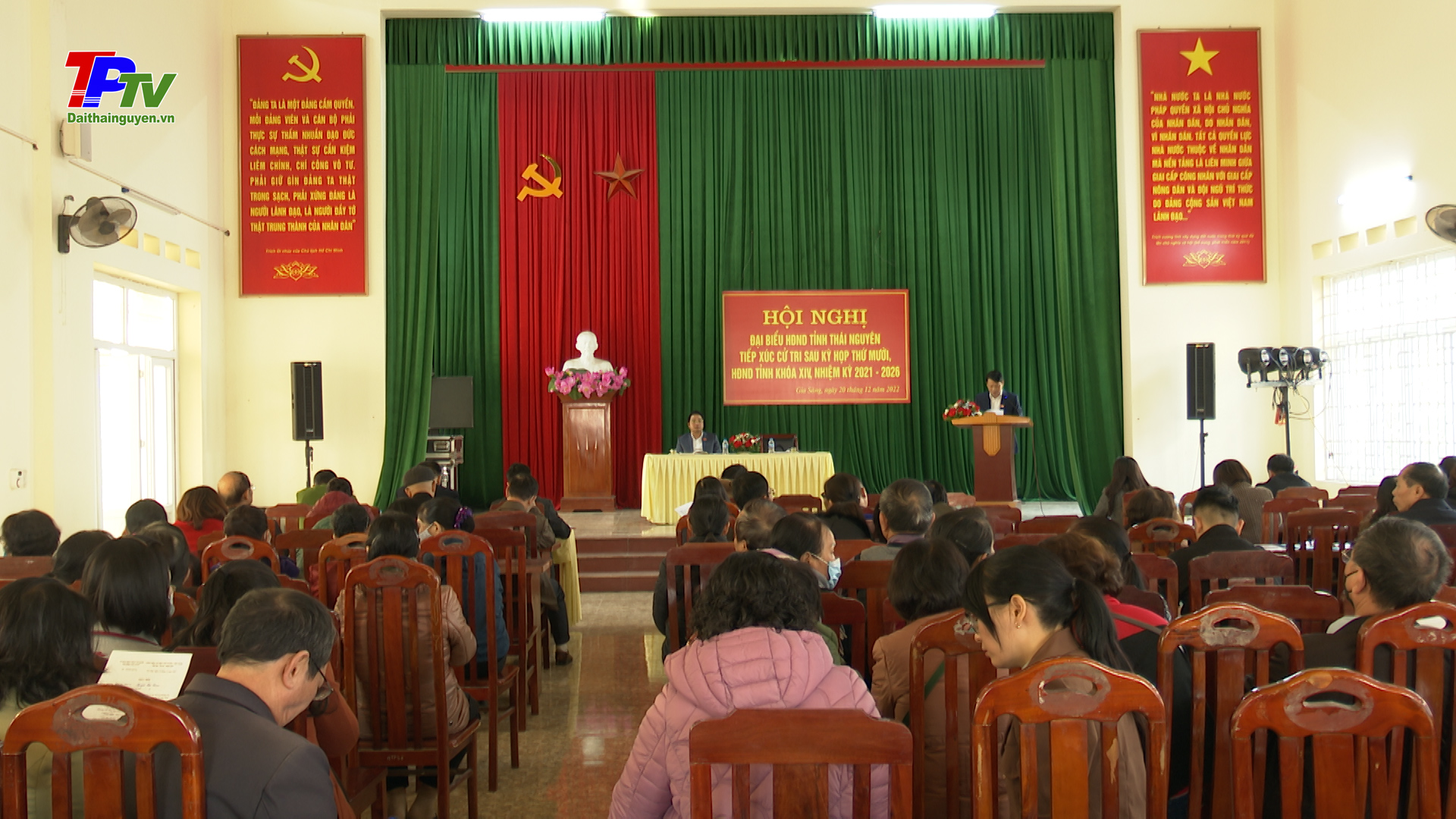 Đại biểu HĐND tỉnh tiếp túc cử tri phường Gia Sàng.