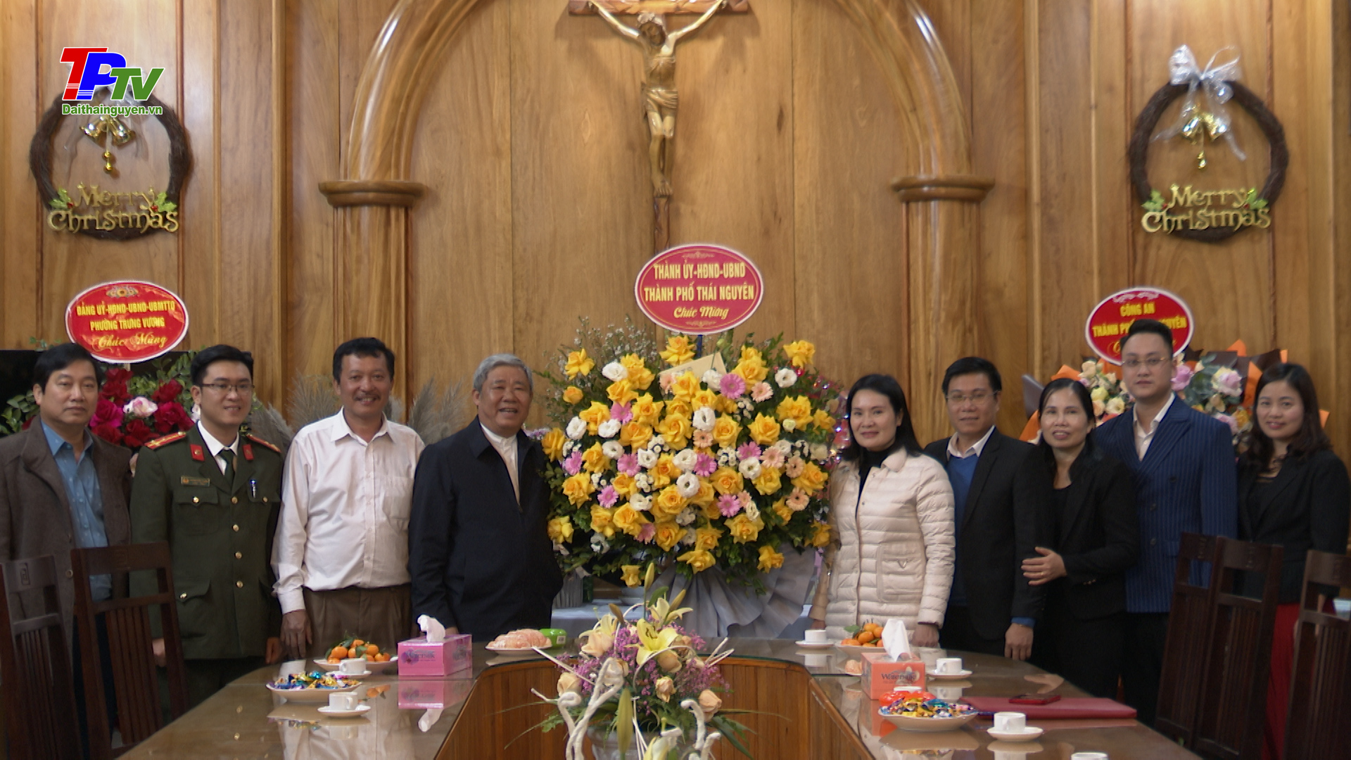 Lãnh đạo thành phố Thái Nguyên chúc mừng các cơ sở tôn giáo trên địa bàn nhân dịp Giáng sinh 2022.
