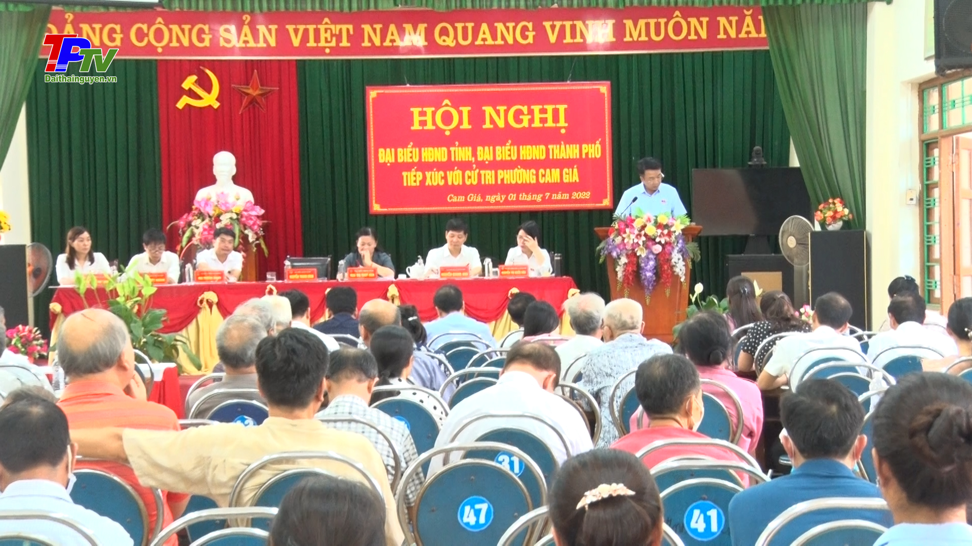 Đại biểu HĐND tỉnh, HĐND thành phố Thái Nguyên tiếp xúc cử tri phường Cam Giá.