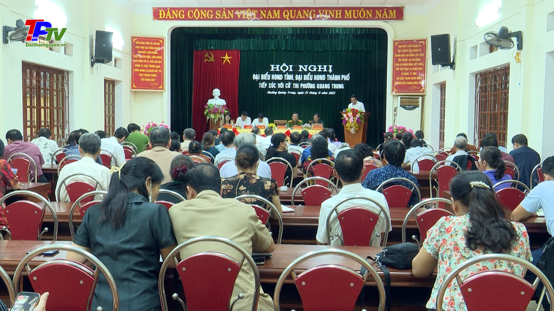 Đại biểu HĐND tỉnh và thành phố Thái Nguyên tiếp xúc cử tri phường Quang Trung.