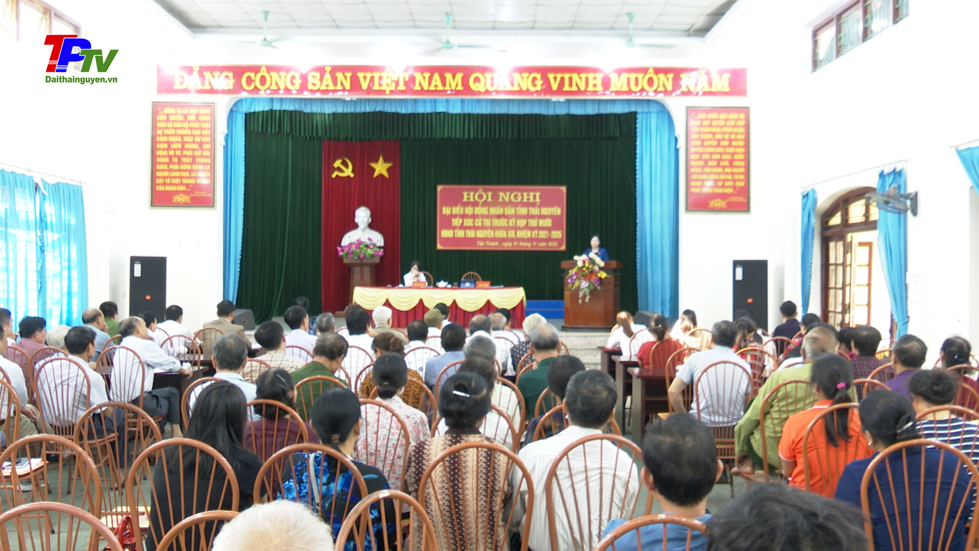 Đại biểu HĐND tỉnh tiếp xúc cử tri phường Tân Thành.