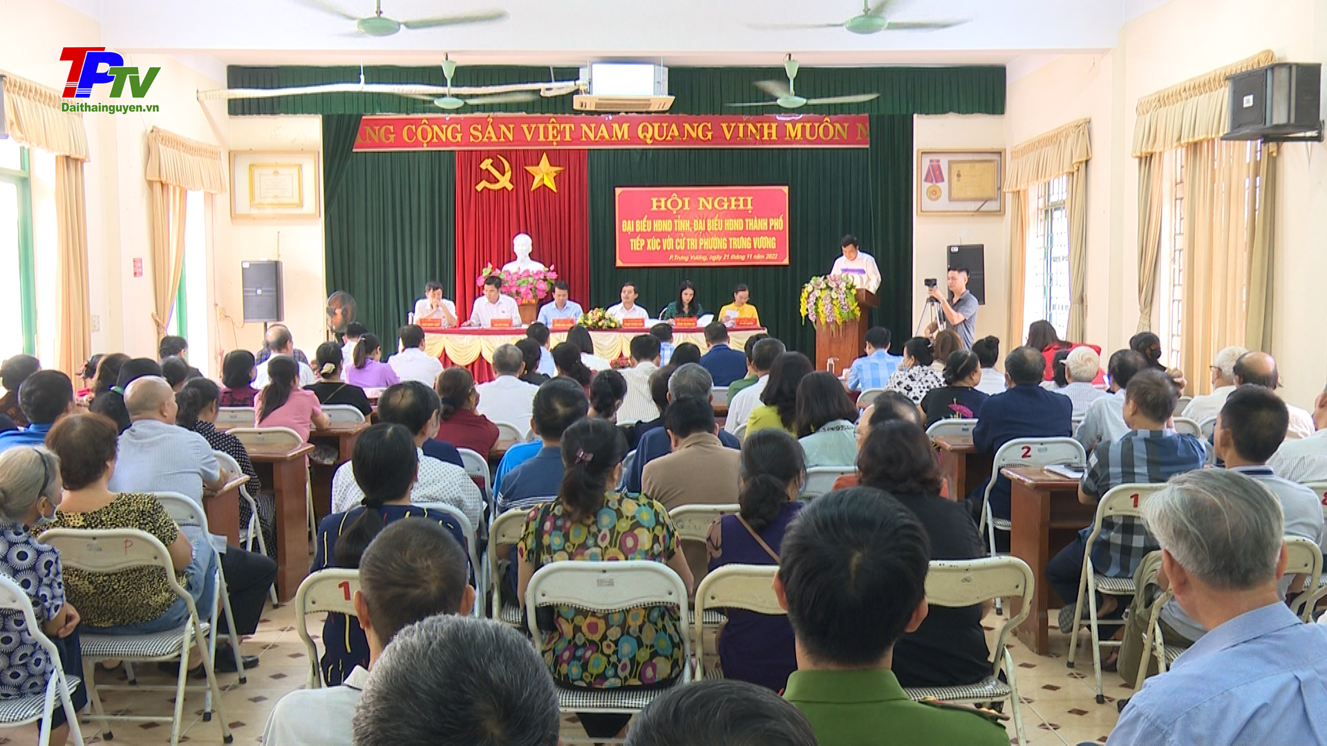 Đại biểu HĐND tỉnh và thành phố Thái Nguyên tiếp xúc cử tri phường Trưng Vương.