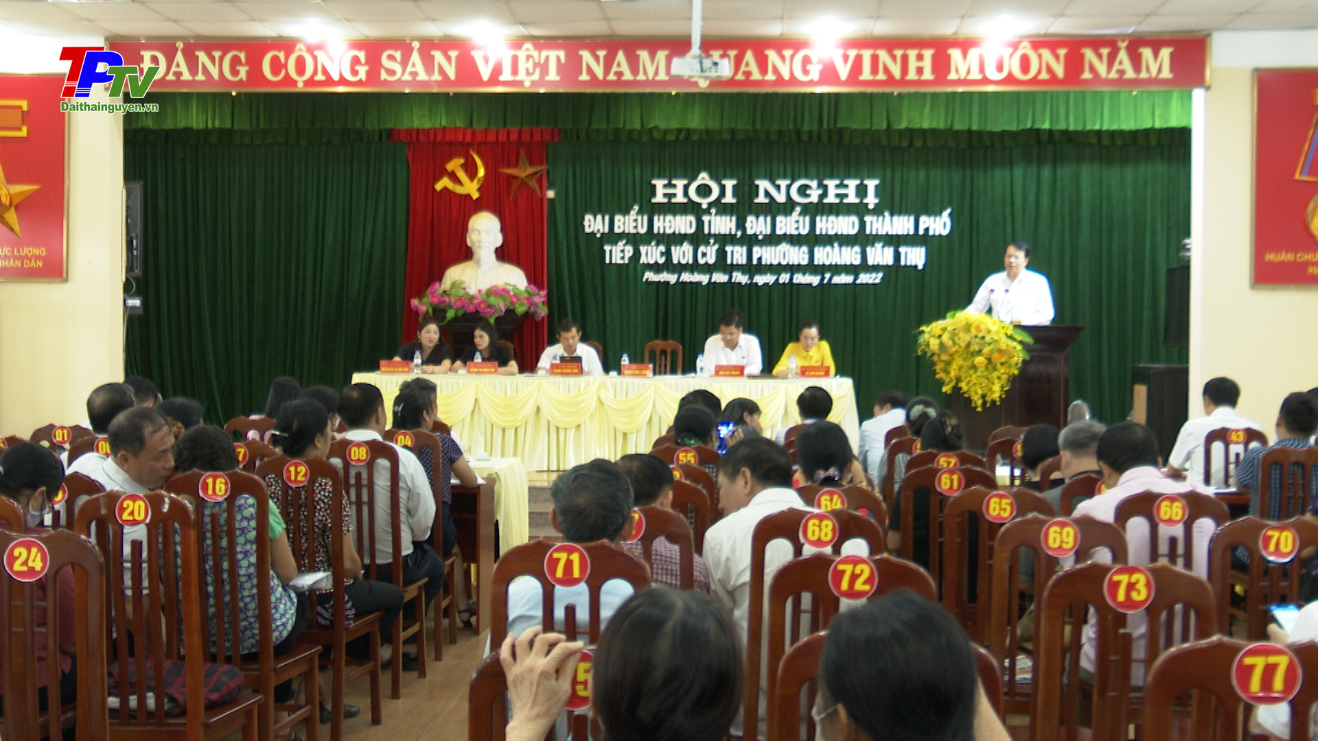 Đại biểu HĐND tỉnh và thành phố Thái Nguyên tiếp xúc với cử tri phường Hoàng Văn Thụ.