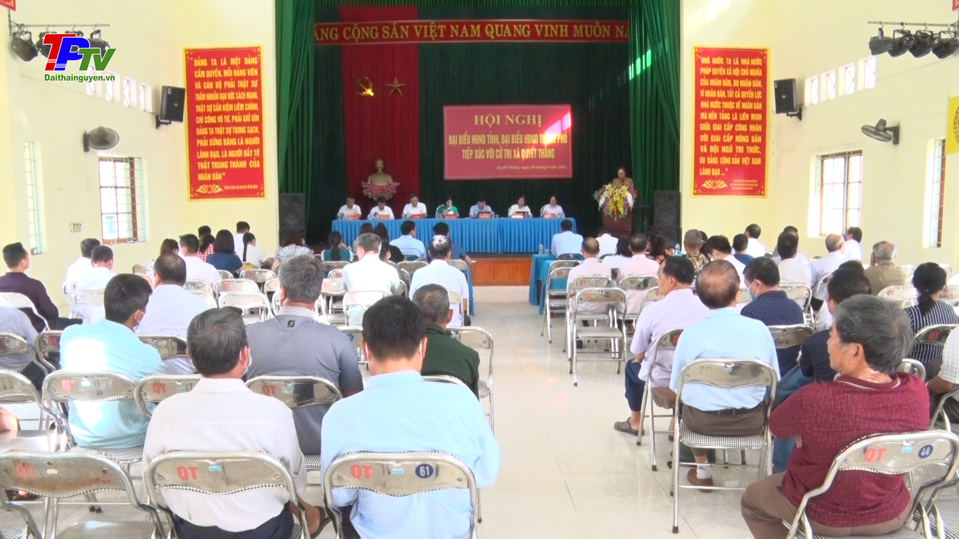 Đại biểu HĐND tỉnh và thành phố Thái Nguyên tiếp xúc với cử tri xã Quyết Thắng.