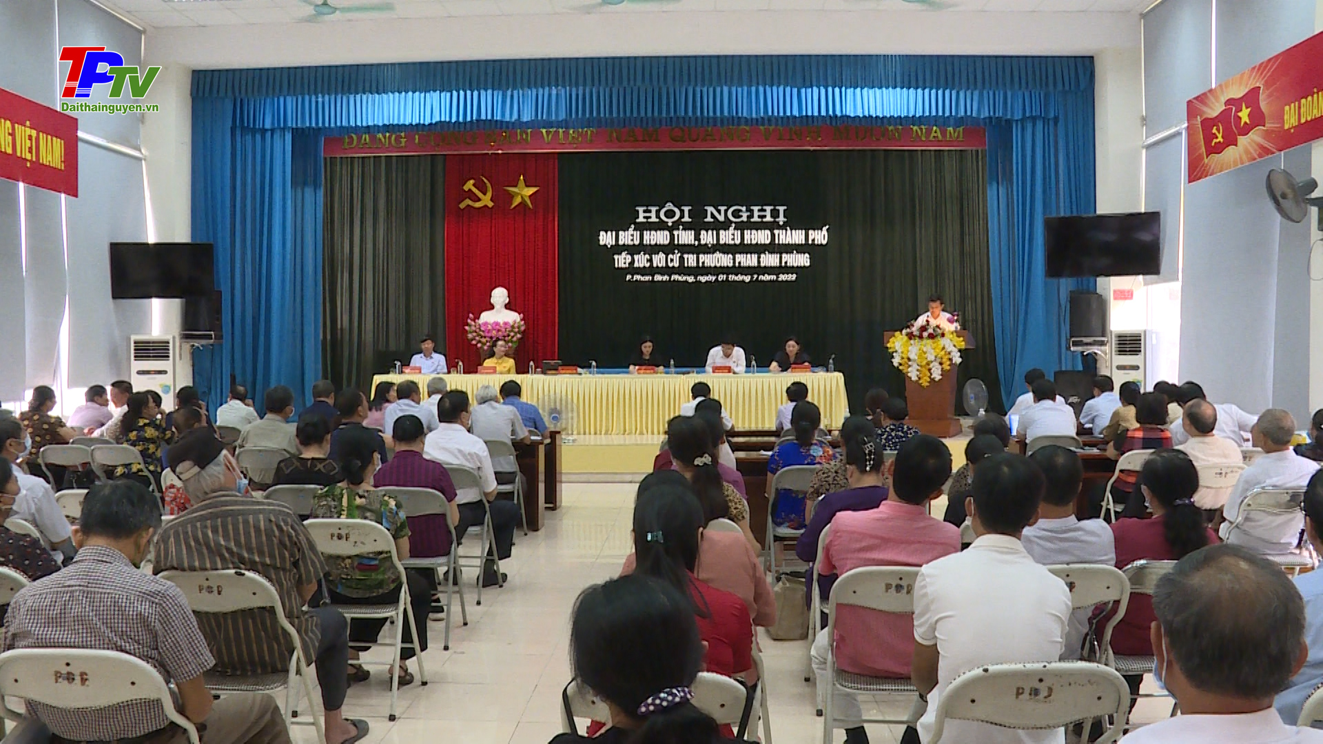 Đại biểu HĐND tỉnh và thành phố Thái Nguyên tiếp xúc cử tri phường Phan Đình Phùng