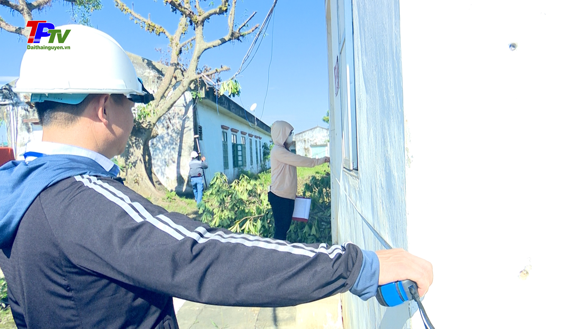 Thống kê, kiểm đếm đất và tài sản tại khu đất thuộc tổ dân phố Nhị Hòa, phường Đồng Bẩm.