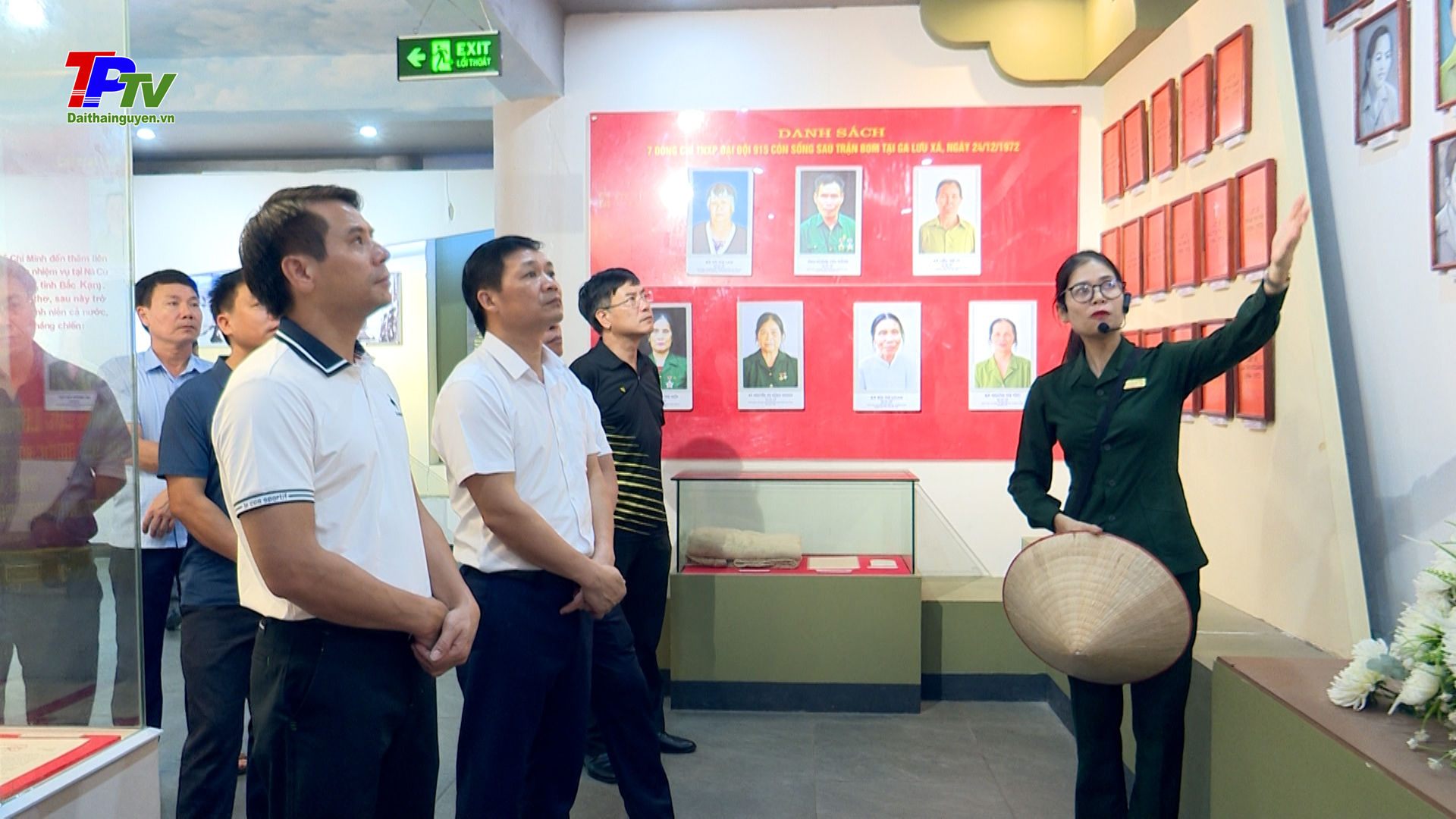 Dâng hương tại Khu di tích lịch sử Quốc gia TNXP Đại đội 915 thành phố Thái Nguyên nhân Ngày truyền thống lực lượng TNXP Việt Nam.