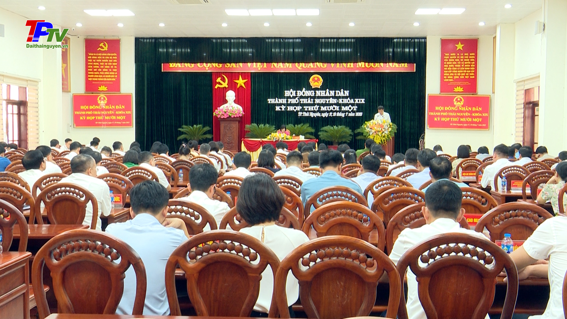 Thảo luận tổ Kỳ họp thứ mười một HĐND thành phố Khóa XIX, nhiệm kỳ 2021 - 2026.