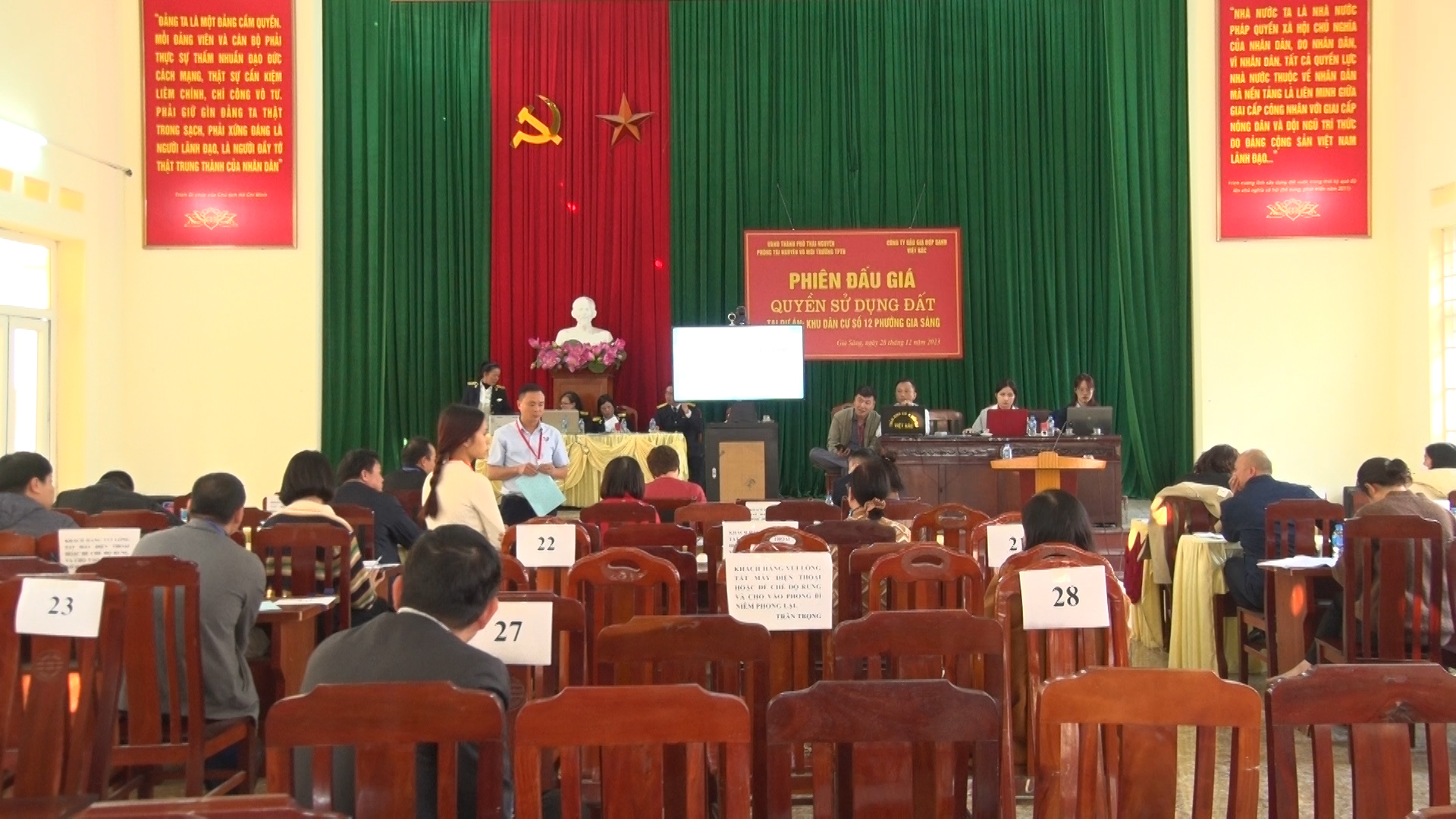 Thành phố Thái Nguyên đấu giá thành công 8 ô đất ở Khu dân cư số 12, phường Gia Sàng.