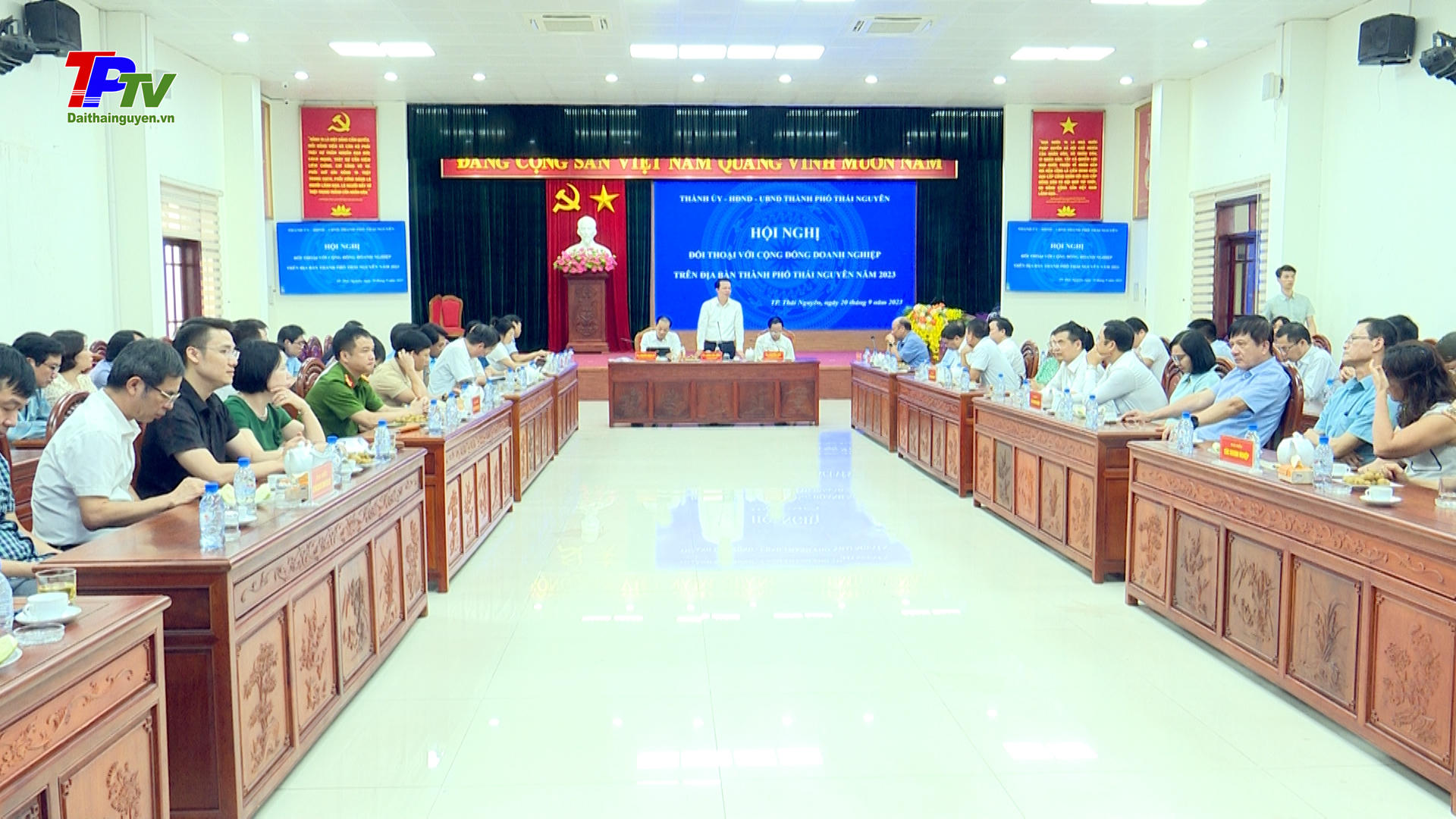 Thành phố Thái Nguyên: Đối thoại với cộng đồng doanh nghiệp.