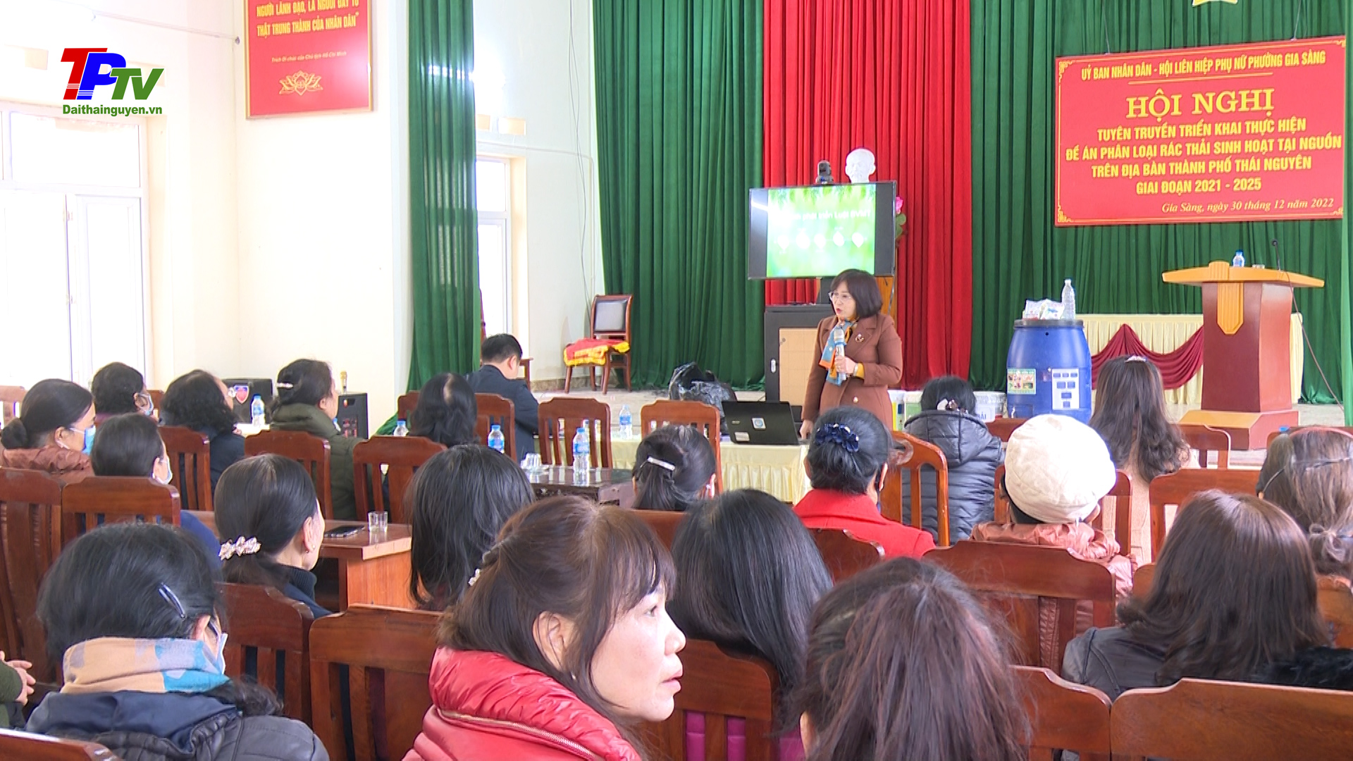 Gần 150 hội viên phụ nữ được tuyên truyền phân loại rác thải tại nguồn