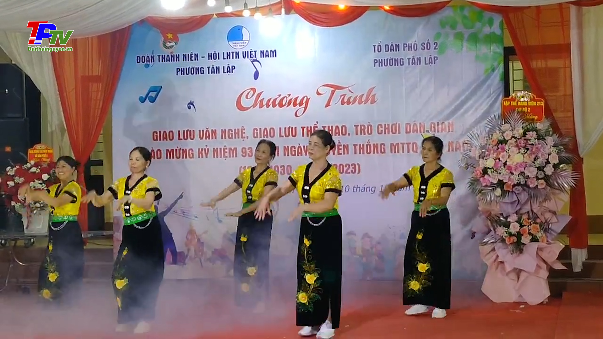 Giao lưu văn nghệ, thể thao chào mừng Ngày truyền thống MTTQ Việt Nam.