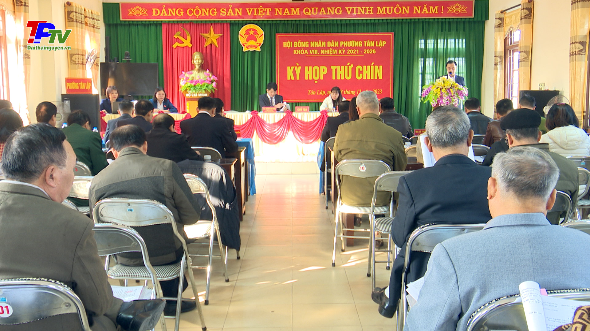 Kỳ họp thứ chín HDND phường Tân Lập khóa VIII.