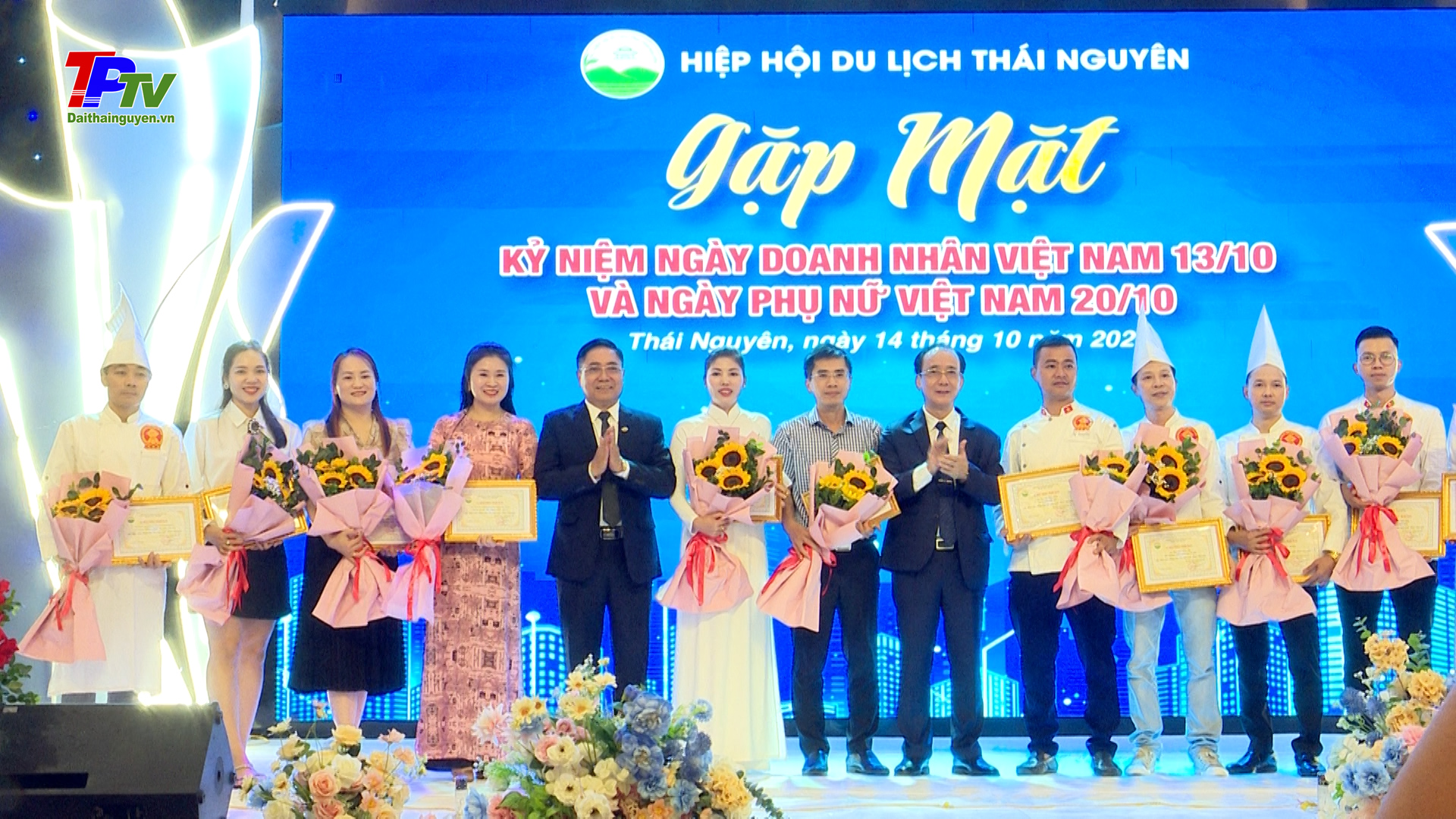 Hiệp hội Du lịch tỉnh Thái Nguyên gặp mặt kỷ niệm ngày Doanh nhân Việt Nam và ngày Phụ nữ Việt Nam.