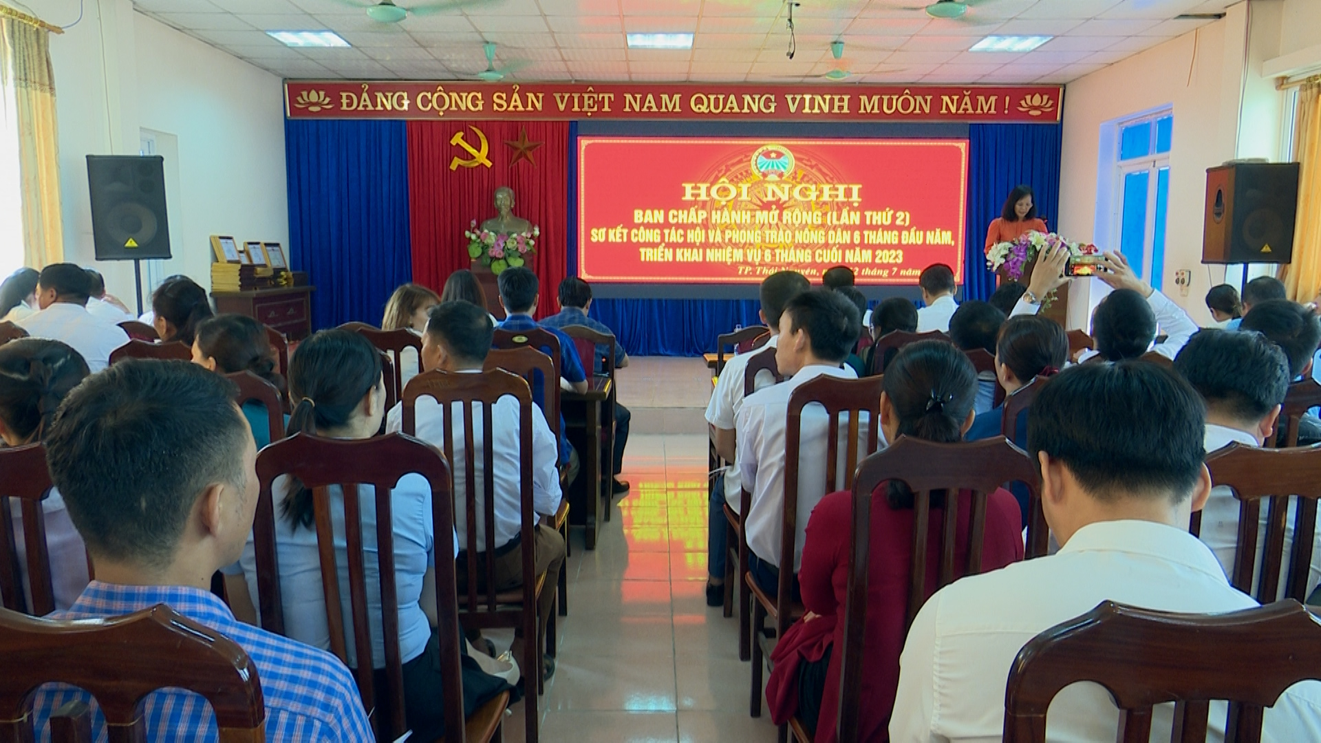 Hội Nông dân thành phố Thái Nguyên: trên 16.300 hội nông dân đăng ký thi đua sản xuất kinh doanh giỏi.