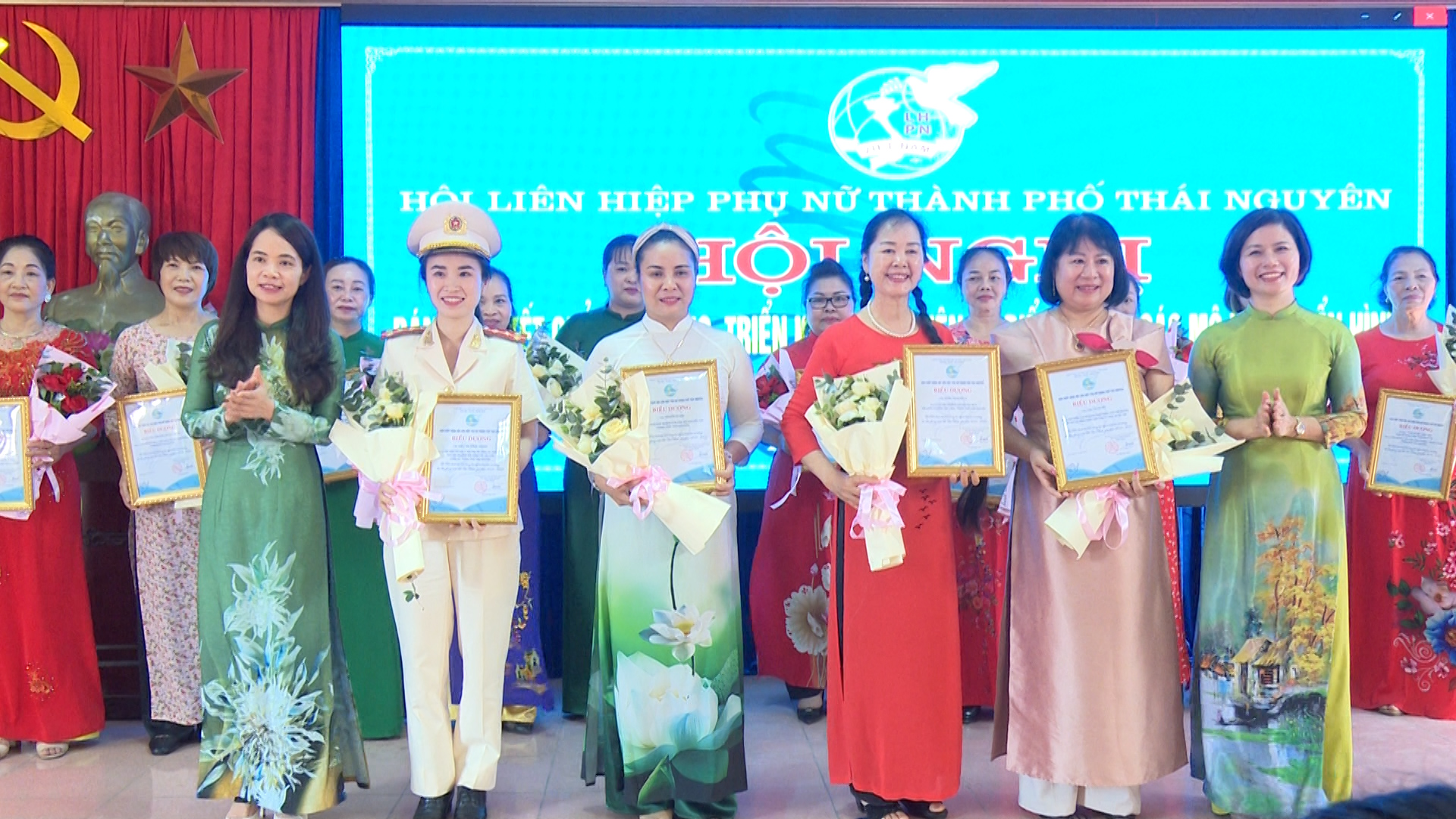 Hội Liên hiệp Phụ nữ TP Thái Nguyên biểu dương các tập thể, cá nhân tiêu biểu trong học tập và làm theo tư tưởng, đạo đức, phong cách Hồ Chí Minh