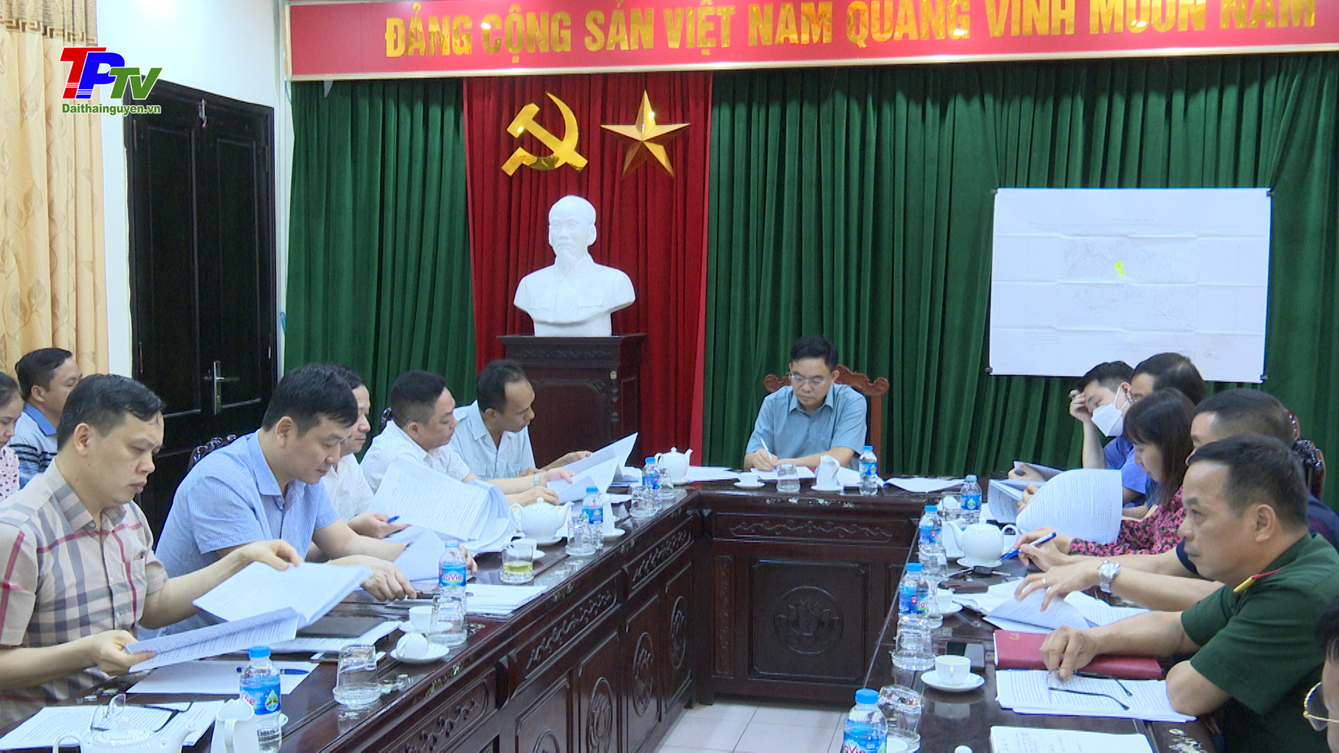 Thông qua dự thảo phương án cưỡng chế thực hiện Quyết định thu hồi đất đối với hộ gia đình ông Phạm Xuân Hưng