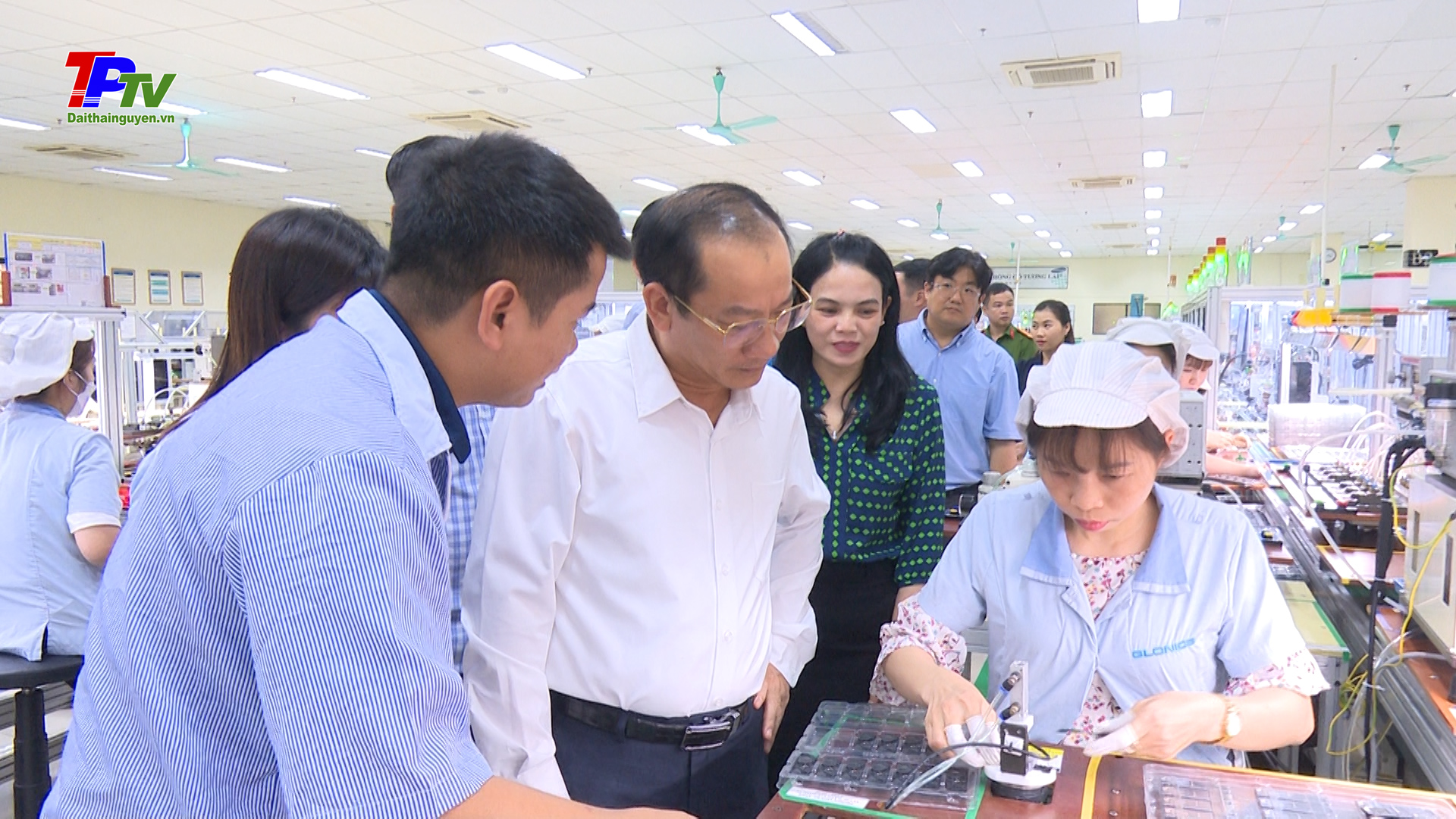 Lãnh đạo thành phố Thái Nguyên thăm và làm việc tại Công ty TNHH Glonics Việt Nam.