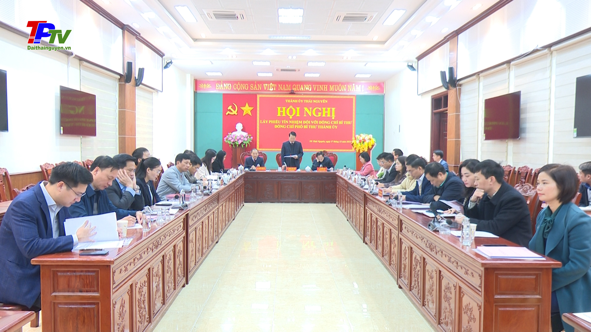 Thành phố Thái Nguyên: Đồng chí Bí thư và Phó Bí thư Thành ủy đều đạt 100% số phiếu tín nhiệm cao.