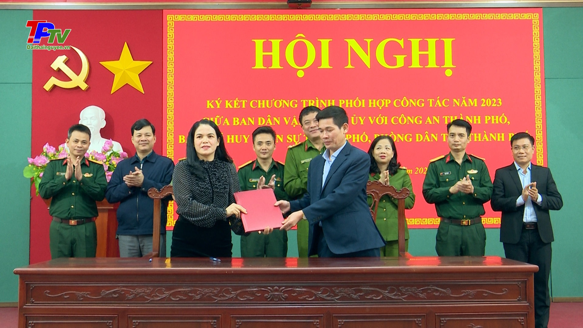 Ban Dân vận Thành ủy Thái Nguyên ký kết phối hợp với các đơn vị.