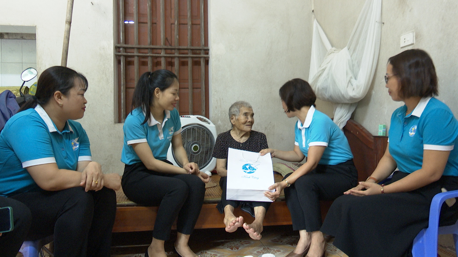 Các cấp Hội phụ nữ thành phố Thái Nguyên tổ chức các hoạt động thiết thực Kỷ niệm 76 năm ngày Thương binh - Liệt sĩ