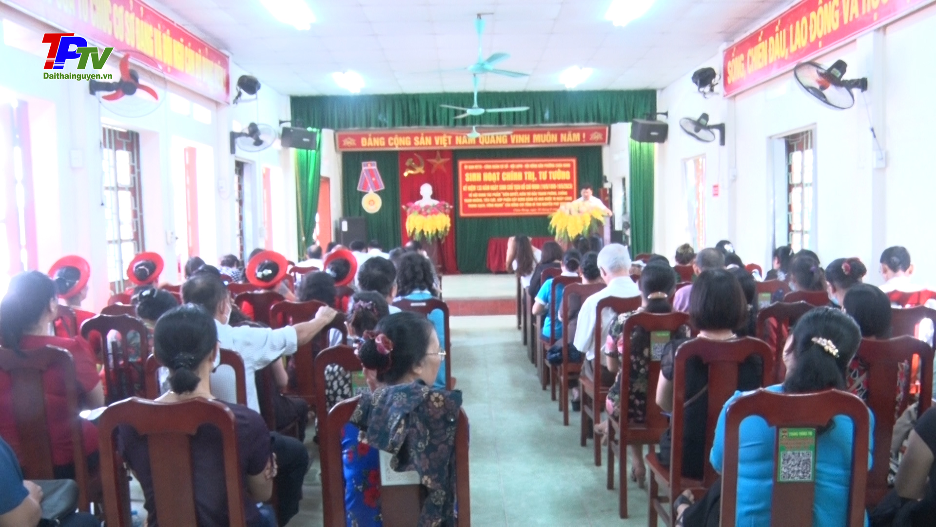 Phường Chùa Hang: Sinh hoạt chính trị, kỷ niệm 133 năm Ngày sinh Chủ tịch Hồ Chí Minh.