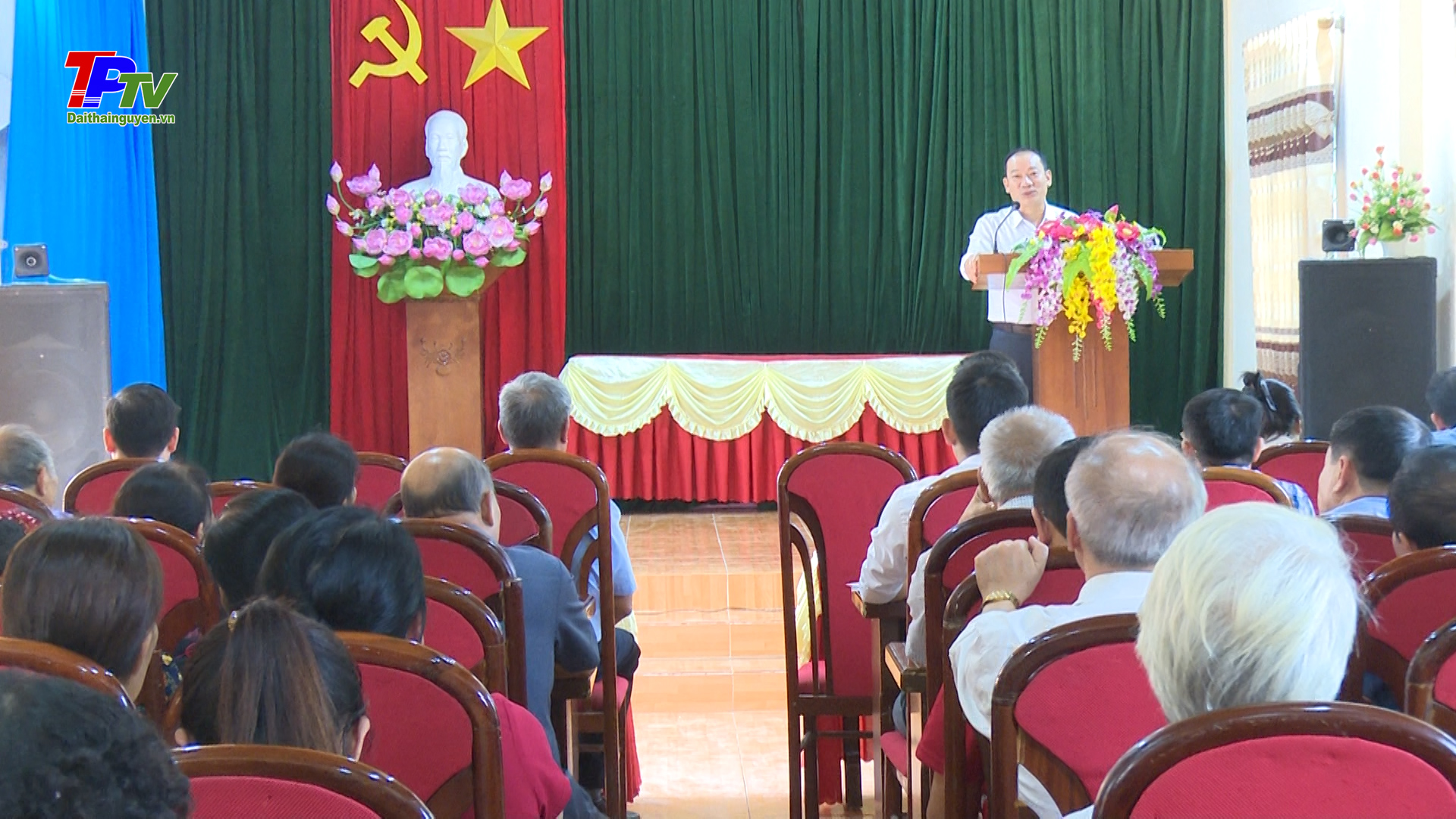 Đồng chí Phó Bí thư thường trực Thành ủy dự sinh hoạt Chi bộ tổ 6, phường Túc Duyên.