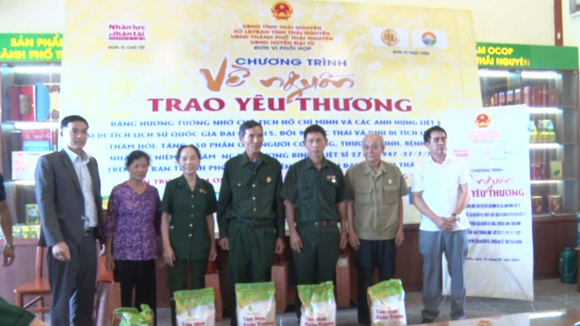 Tạp chí điện tử Nhân lực, Nhân tài Việt dâng hương tưởng niệm liệt sỹ thanh niên xung phong Đại đội 915