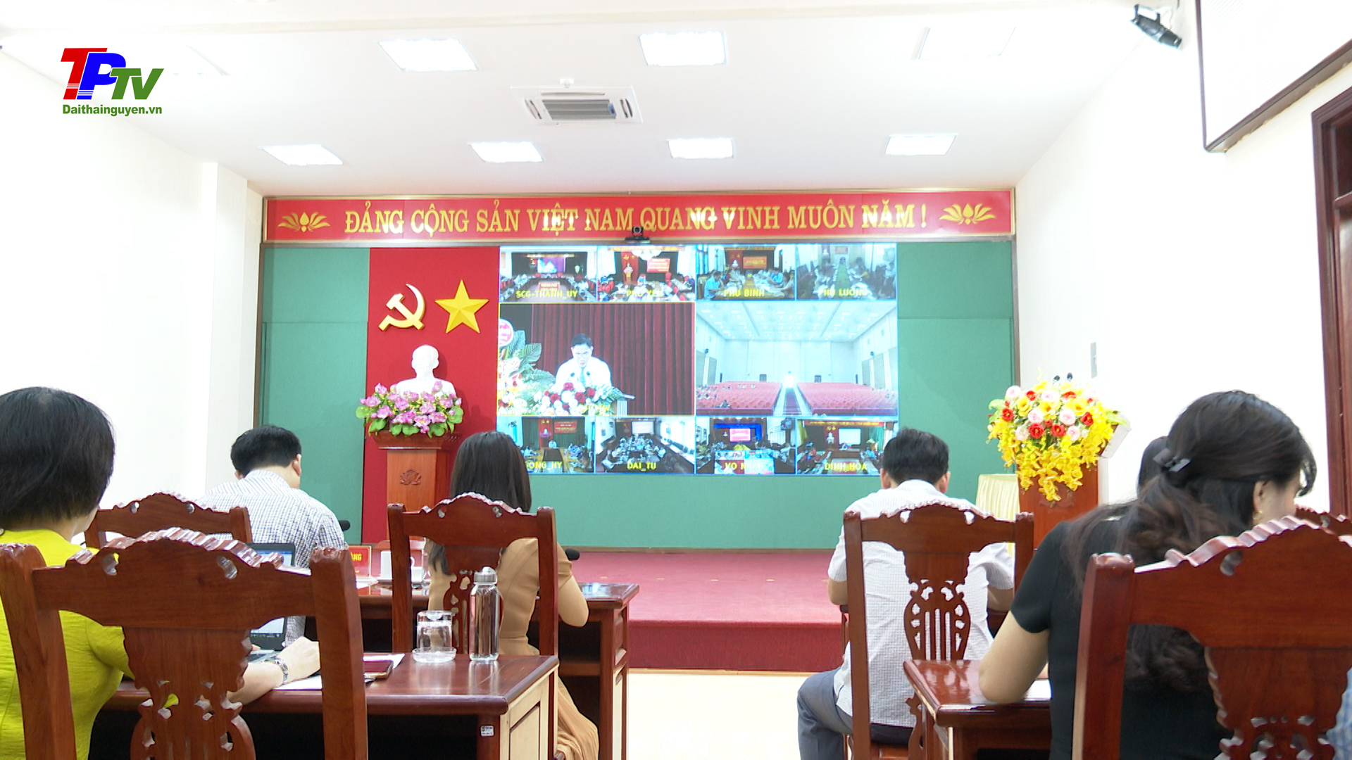 Tập huấn trực tuyến công tác giáo dục lý luận chính trị ở cơ sở năm 2023.