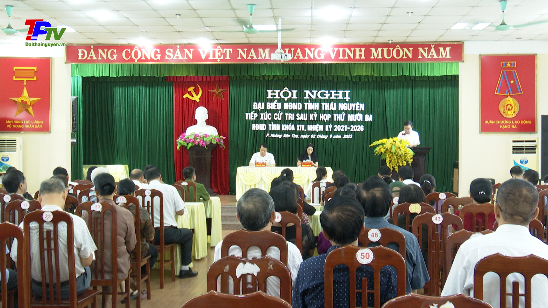 Đại biểu HĐND tỉnh tiếp xúc cử tri phường Hoàng Văn Thụ.