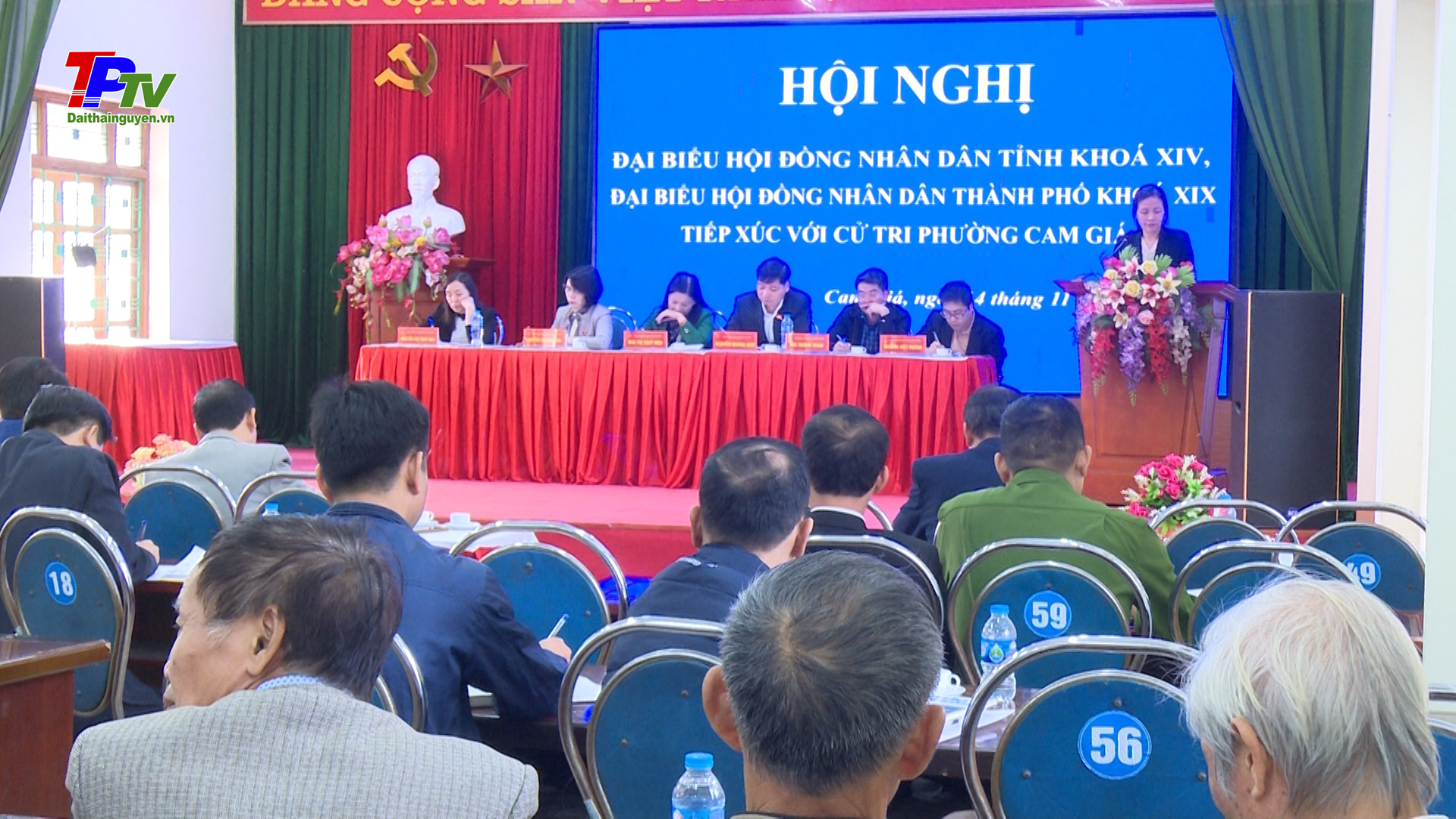 Đại biểu HĐND tỉnh, thành phố tiếp xúc cử tri phường Cam Giá.