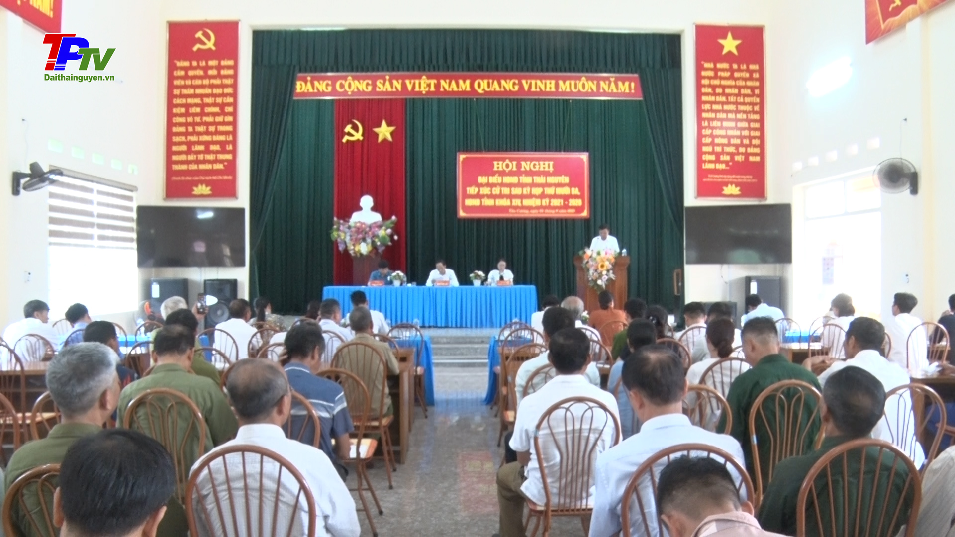 Đại biểu HĐND tỉnh tiếp xúc cử tri xã Tân Cương sau Kỳ họp thứ mười ba, HĐND tỉnh khóa XIV, nhiệm kỳ 2021 - 2026.