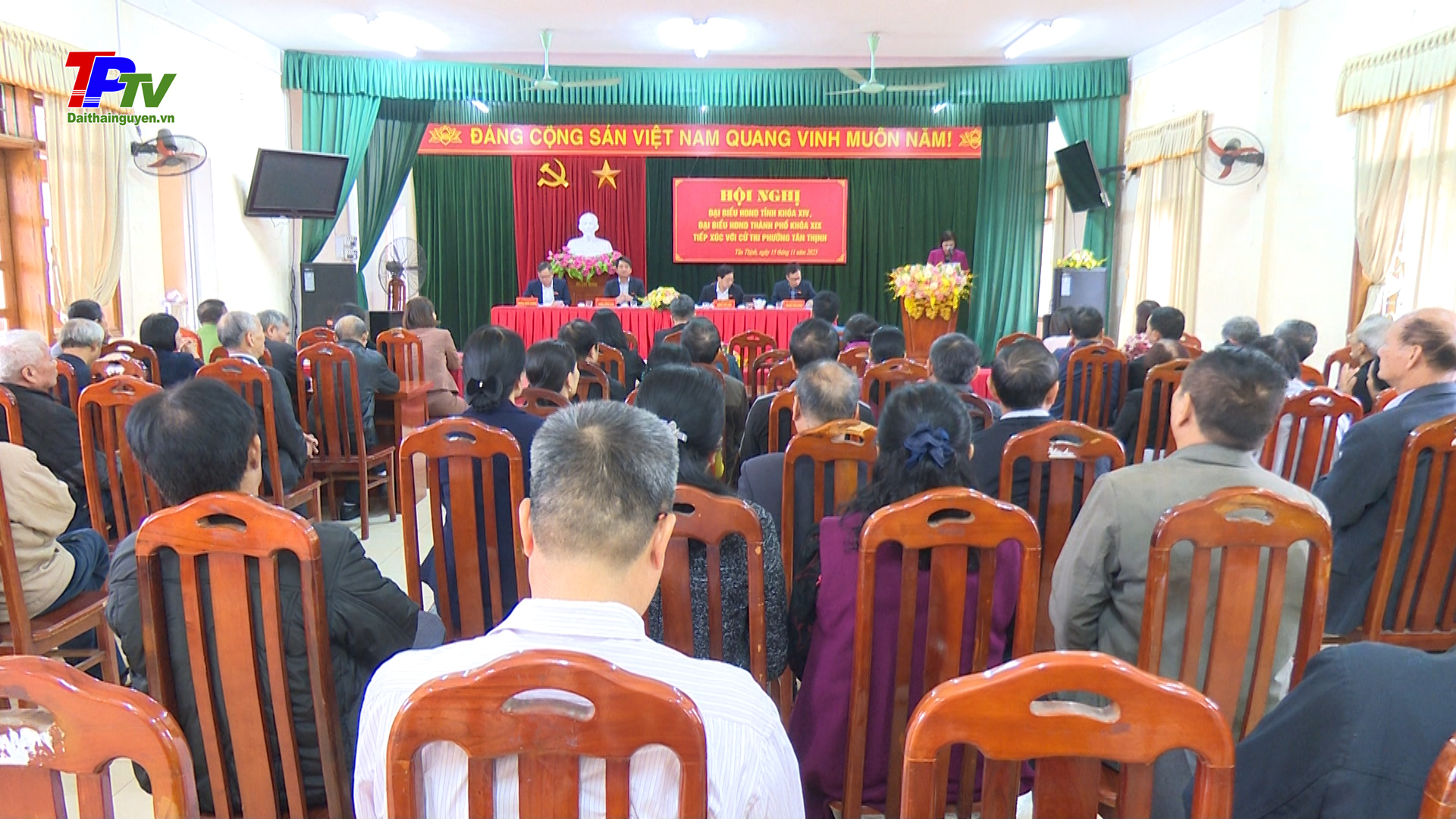 Đại biểu HĐND Tỉnh và Thành phố tiếp xúc cử tri phường Tân Thịnh