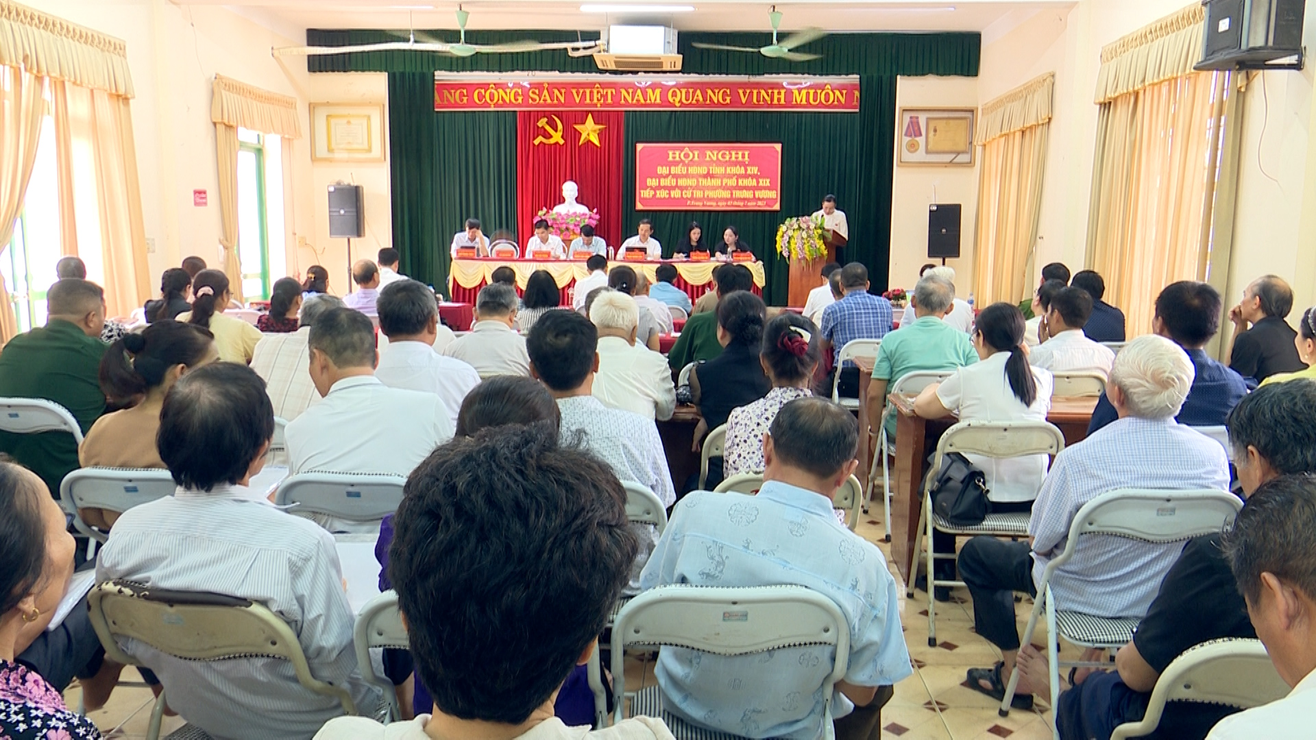 Đại biểu HĐND tỉnh, HĐND thành phố Thái Nguyên tiếp xúc cử tri phường Trưng Vương