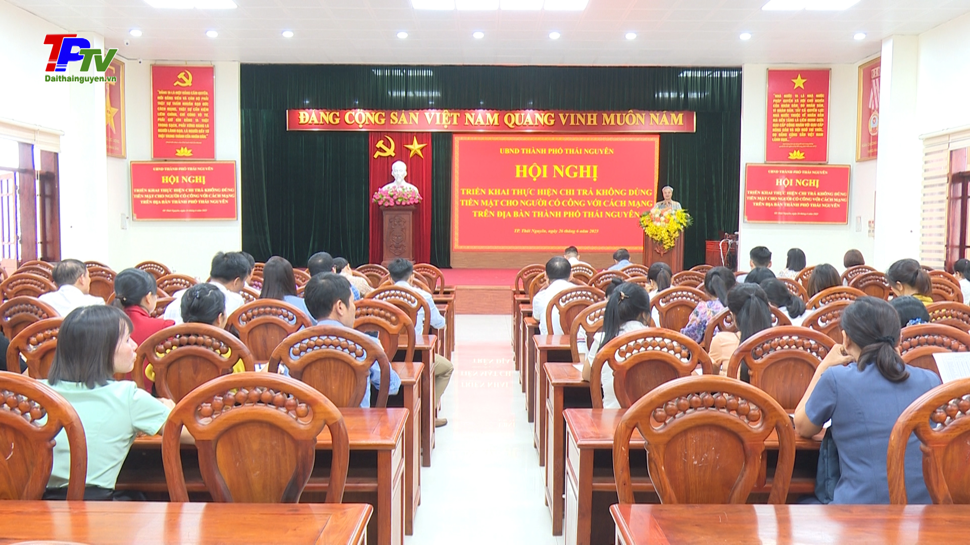 Phấn đấu đến 1/8 thành phố Thái Nguyên thực hiện chi trả chế độ không dùng tiền mặt cho người có công.