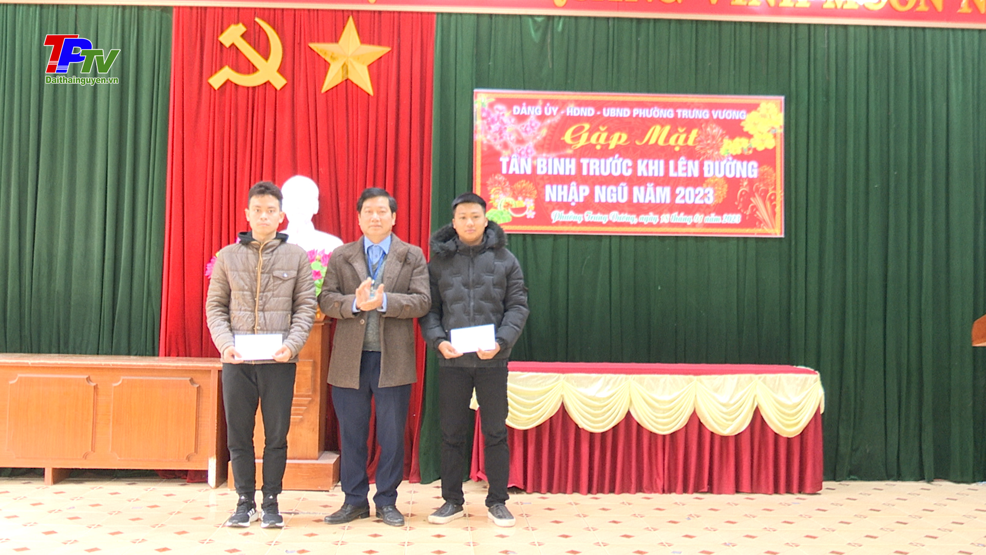 Phường Trưng Vương gặp mặt tân binh lên đường nhập ngũ