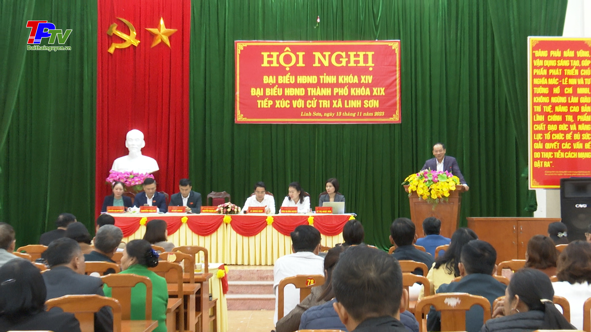 Đại biểu HĐND tỉnh và thành phố Thái Nguyên tiếp xúc cử tri xã Linh Sơn.