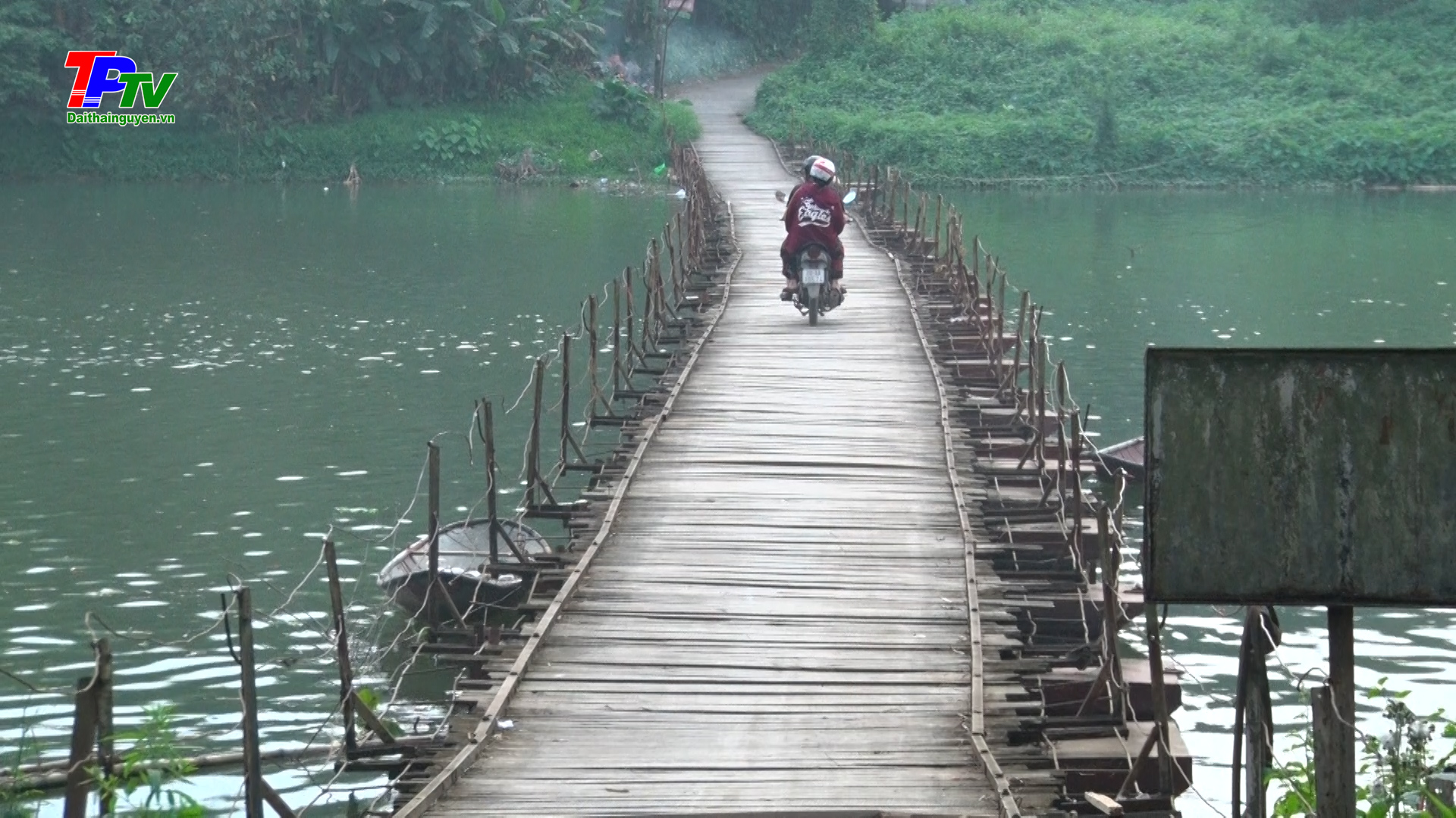 Đình chỉ hoạt động cầu phao Ngọc Lâm và cầu phao Huống Trung, TP Thái Nguyên.