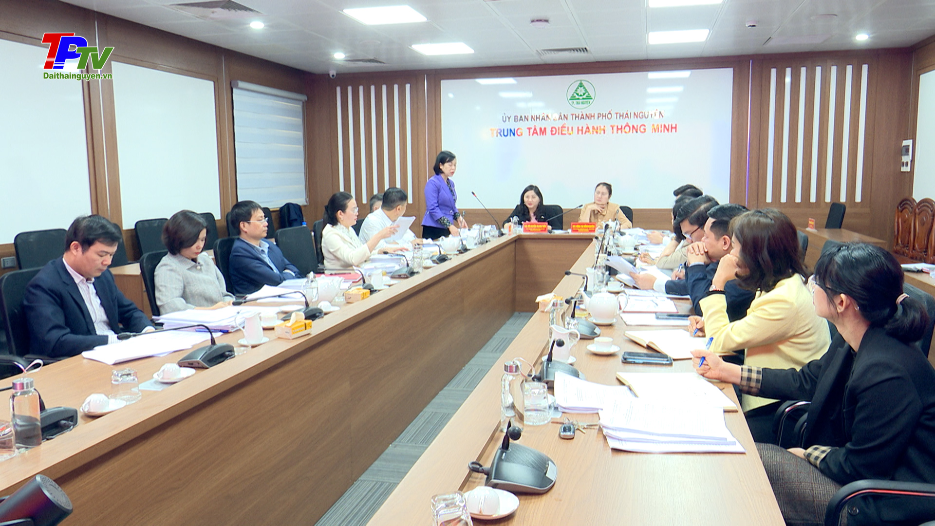 Thẩm tra các báo cáo, tờ trình, dự thảo nghị quyết trình tại kỳ họp thứ 16 (kỳ họp chuyên đề).