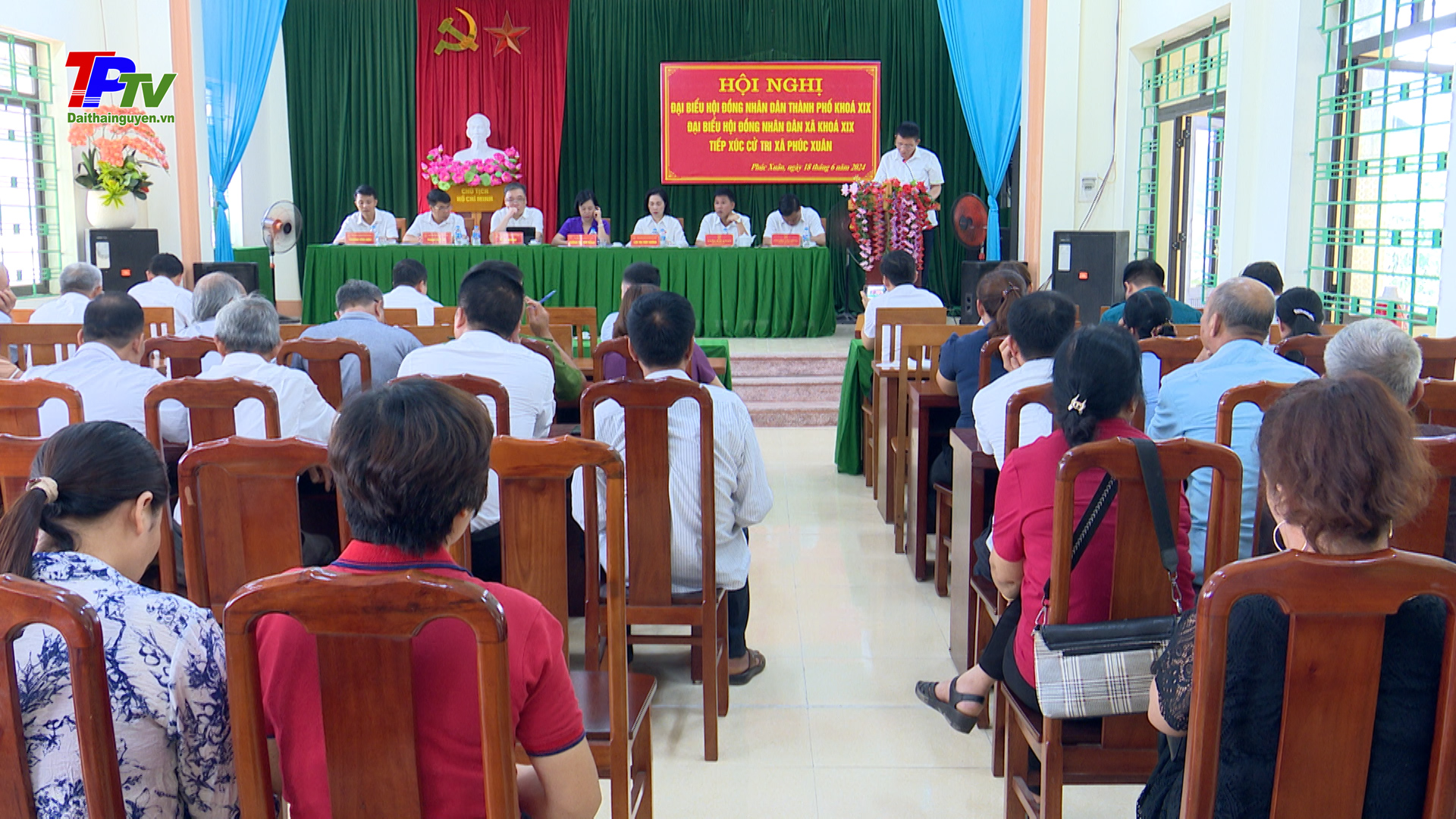 Tiếp xúc cử tri trước kỳ họp thứ 18, HĐND thành phố Thái Nguyên và kỳ họp thứ 11, HĐND xã Phúc Xuân.