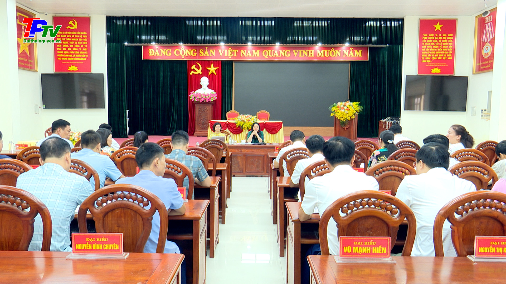 Đại biểu HĐND TP Thái Nguyên thảo luận tổ về các nội dung trình tại Kỳ họp thứ 18, HĐND Thành phố khóa XIX.