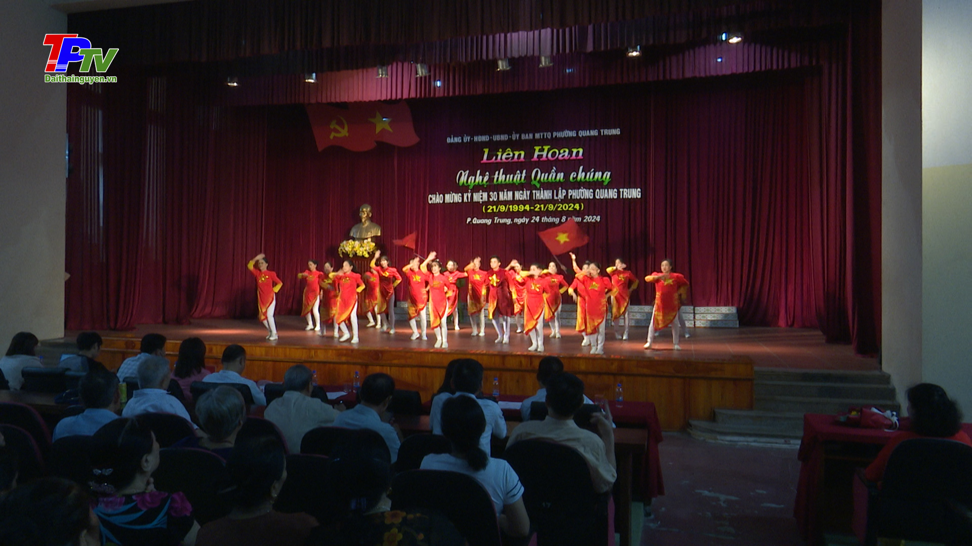 Phường Quang Trung: Liên hoan nghệ thuật quần chúng chào mừng kỷ niệm 30 năm Ngày thành lập.