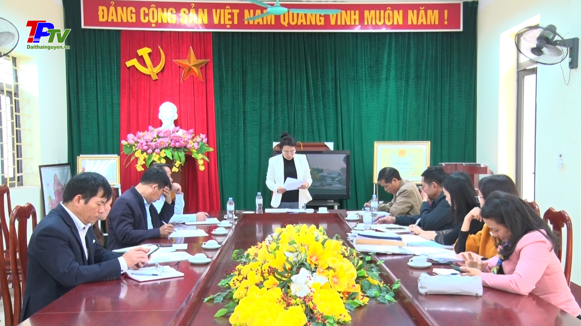 Đồng chí Phó Chủ tịch UBND thành phố Thái Nguyên làm việc với xã Đồng Liên về chương trình xây dựng xã nông thôn mới kiểu mẫu.