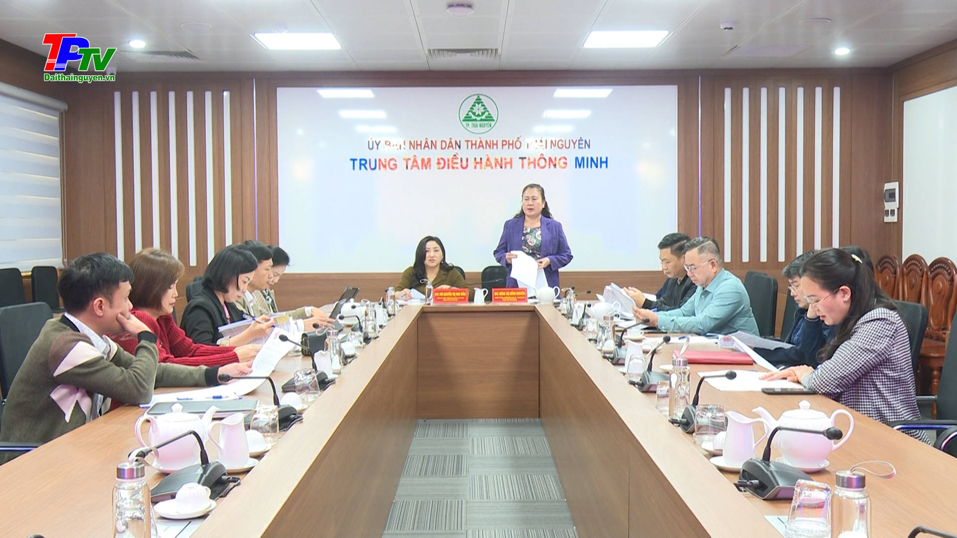 Thẩm tra các tờ trình, Dự thảo nghị quyết trình tại Kỳ họp chuyên đề.