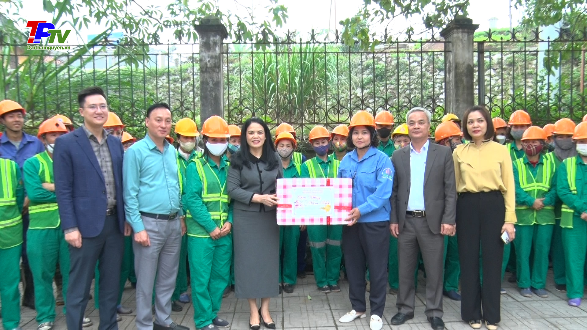 Lãnh đạo thành phố Thái Nguyên thăm động viên các đơn vị trực Tết